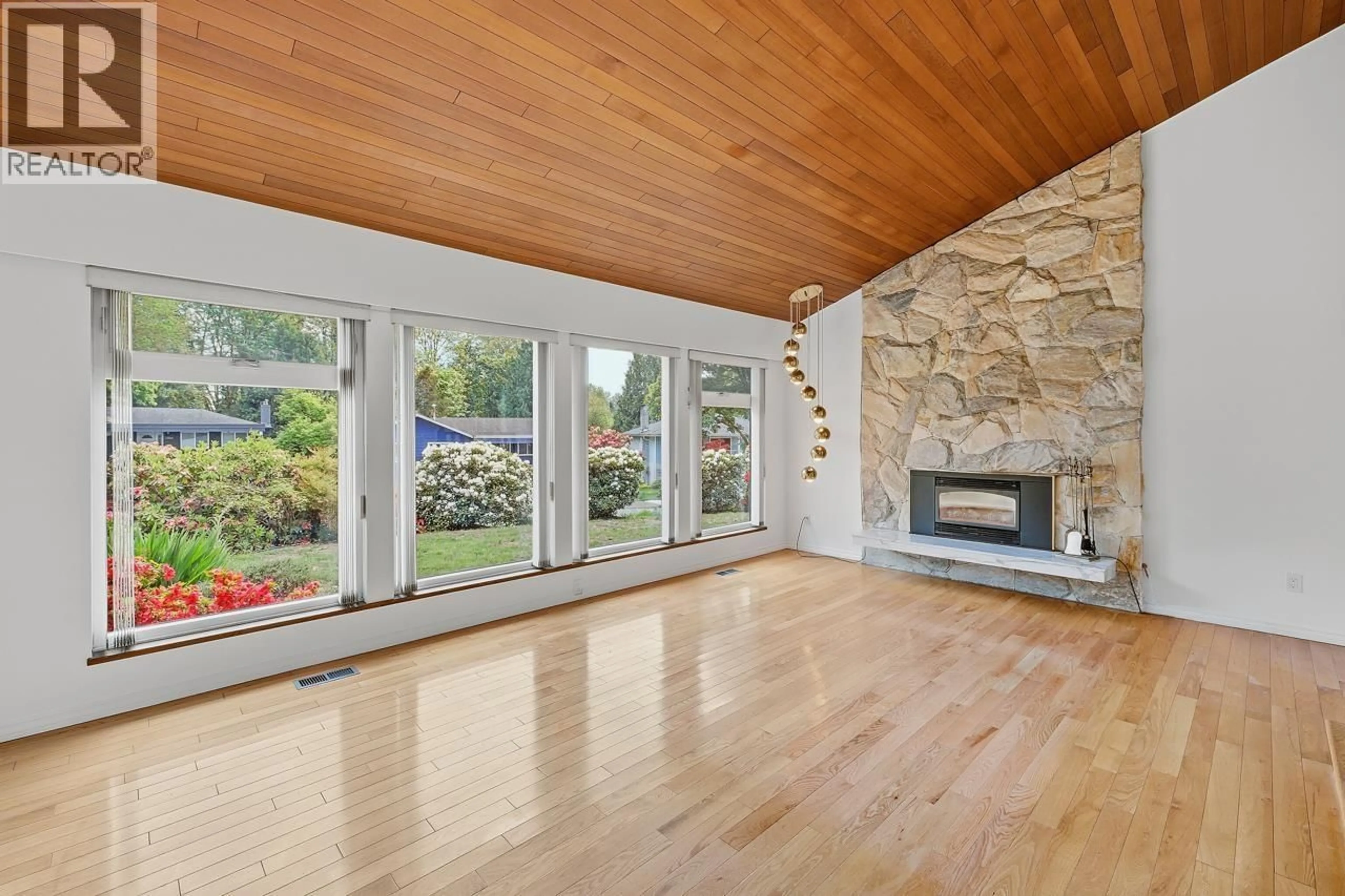 Unknown for 7605 LAWRENCE DRIVE, Burnaby British Columbia V5A3M6