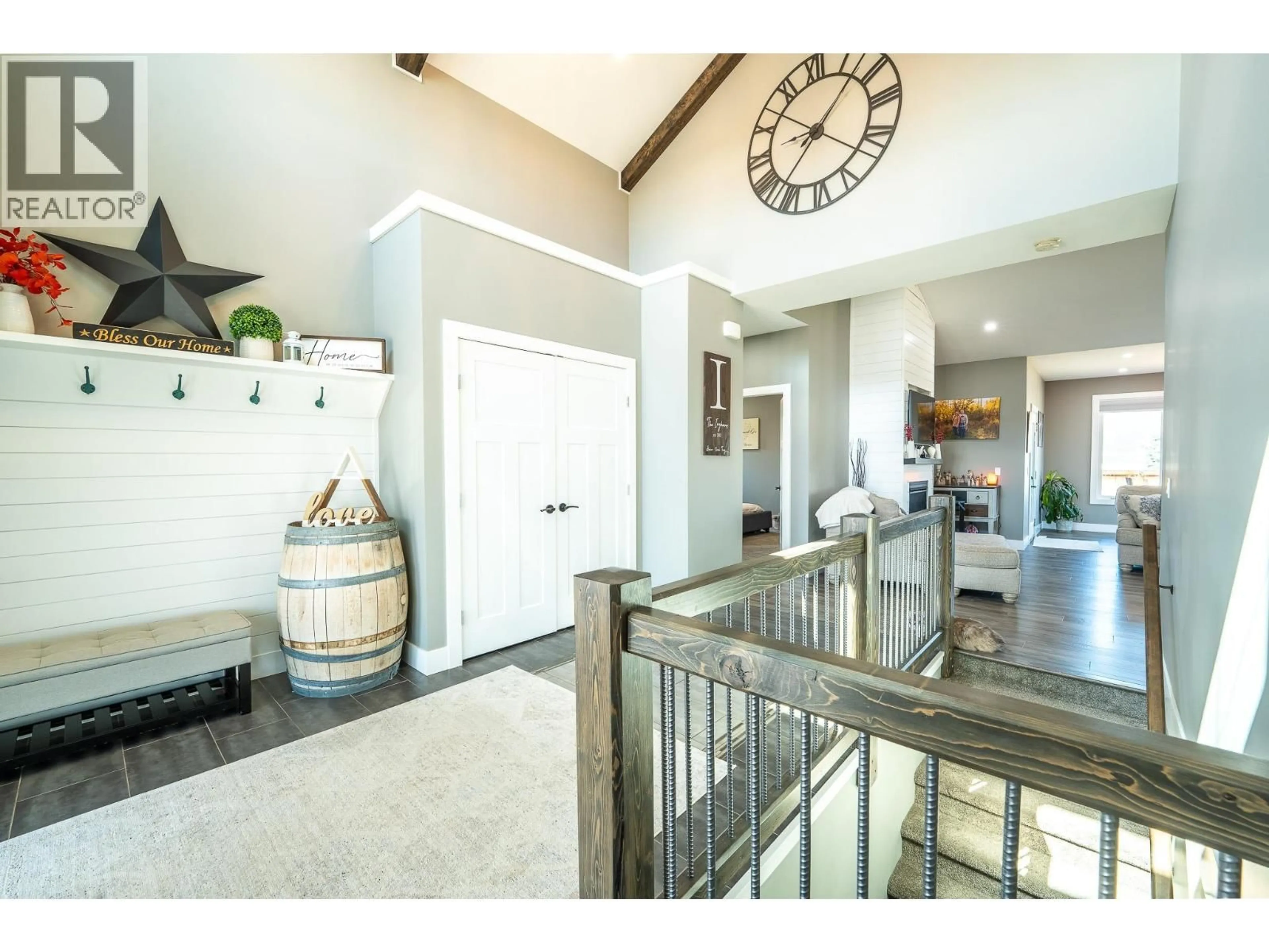 Indoor entryway for 11004 112 AVENUE, Fort St. John British Columbia V1J0R6