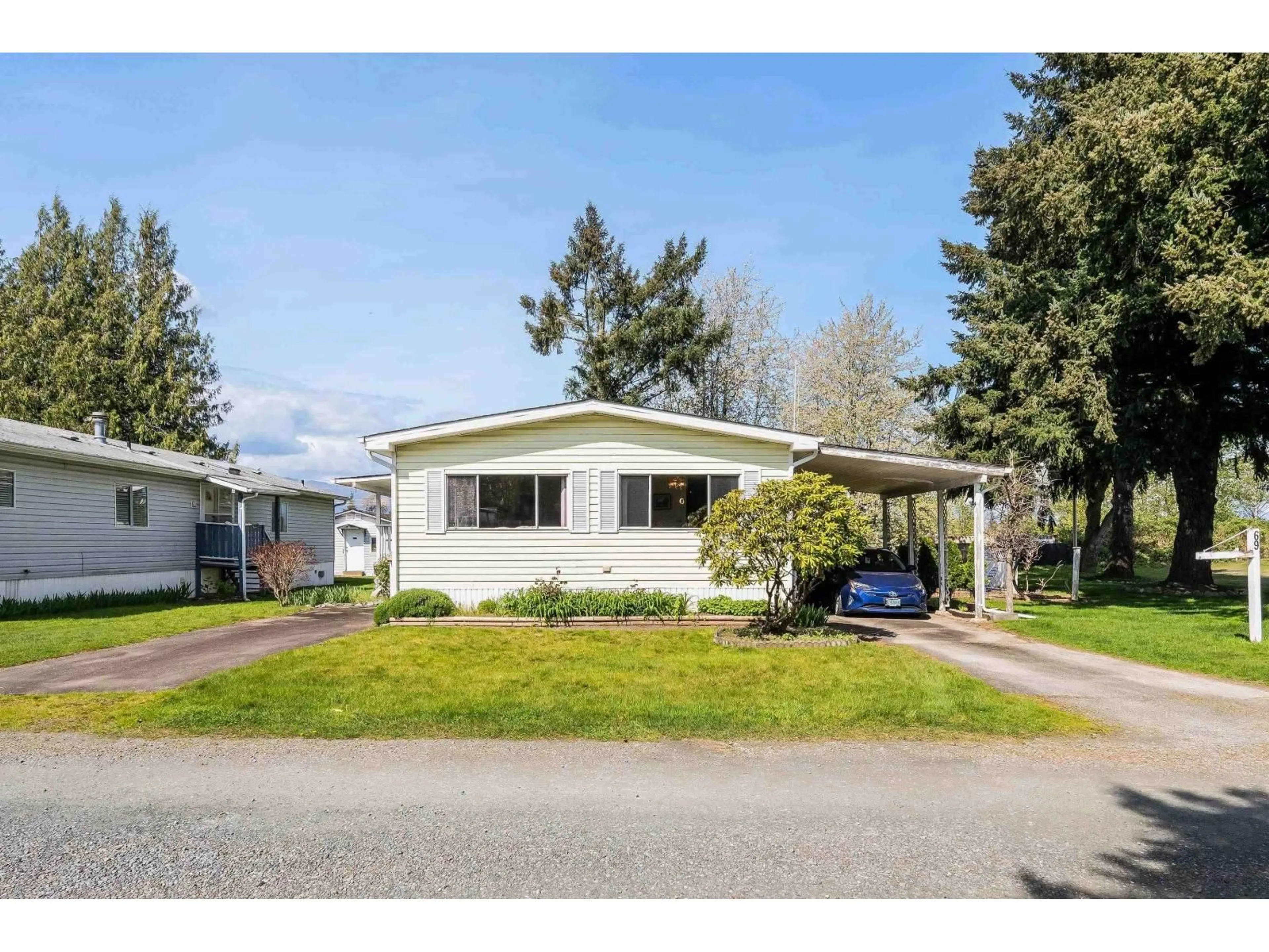 Home with vinyl exterior material, street for 69 - 6035 VEDDER ROAD, Chilliwack British Columbia V2R1E5