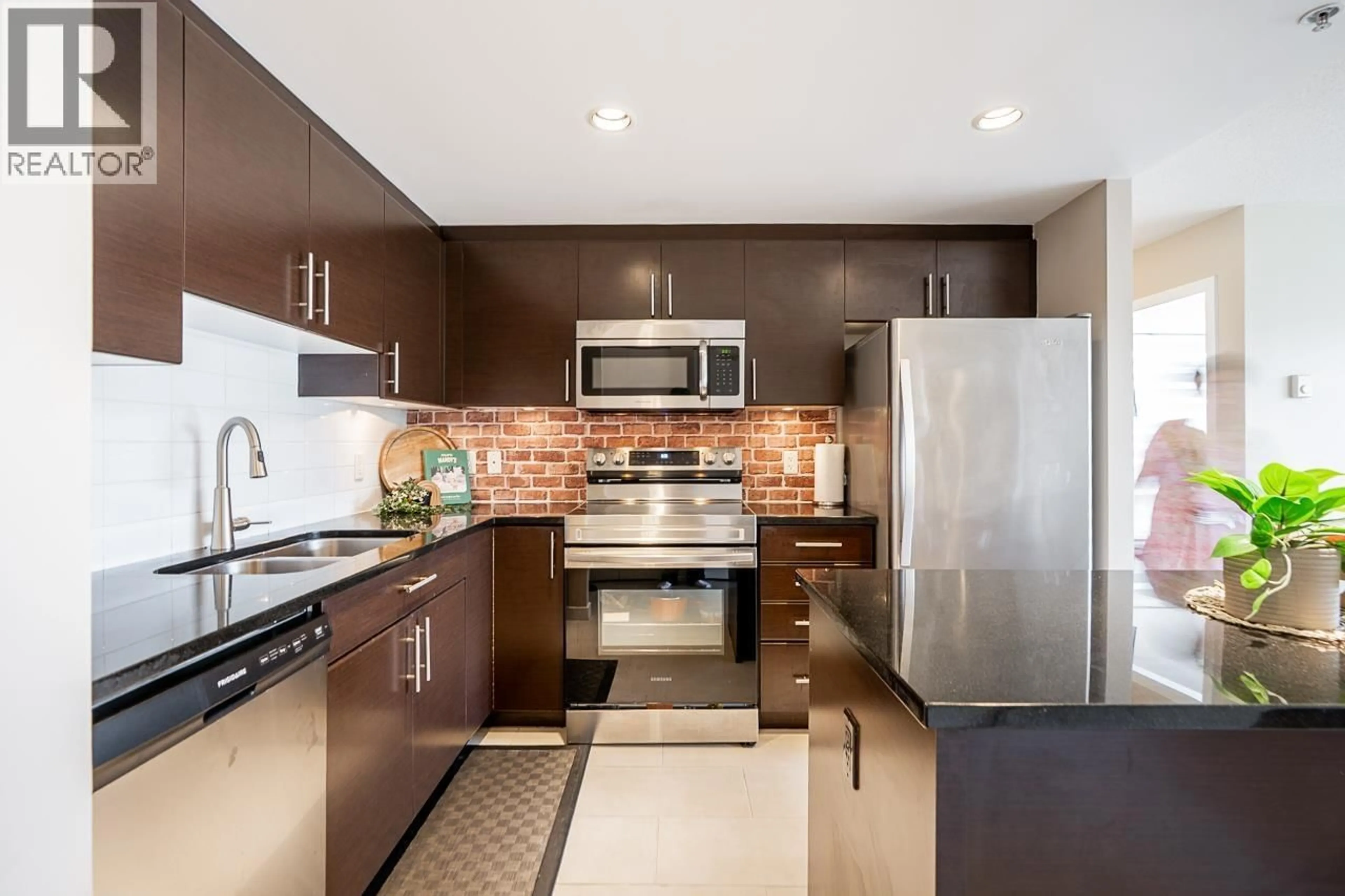 Open concept kitchen, ceramic/tile floor for 304 - 575 DELESTRE AVENUE, Coquitlam British Columbia V3K0A6