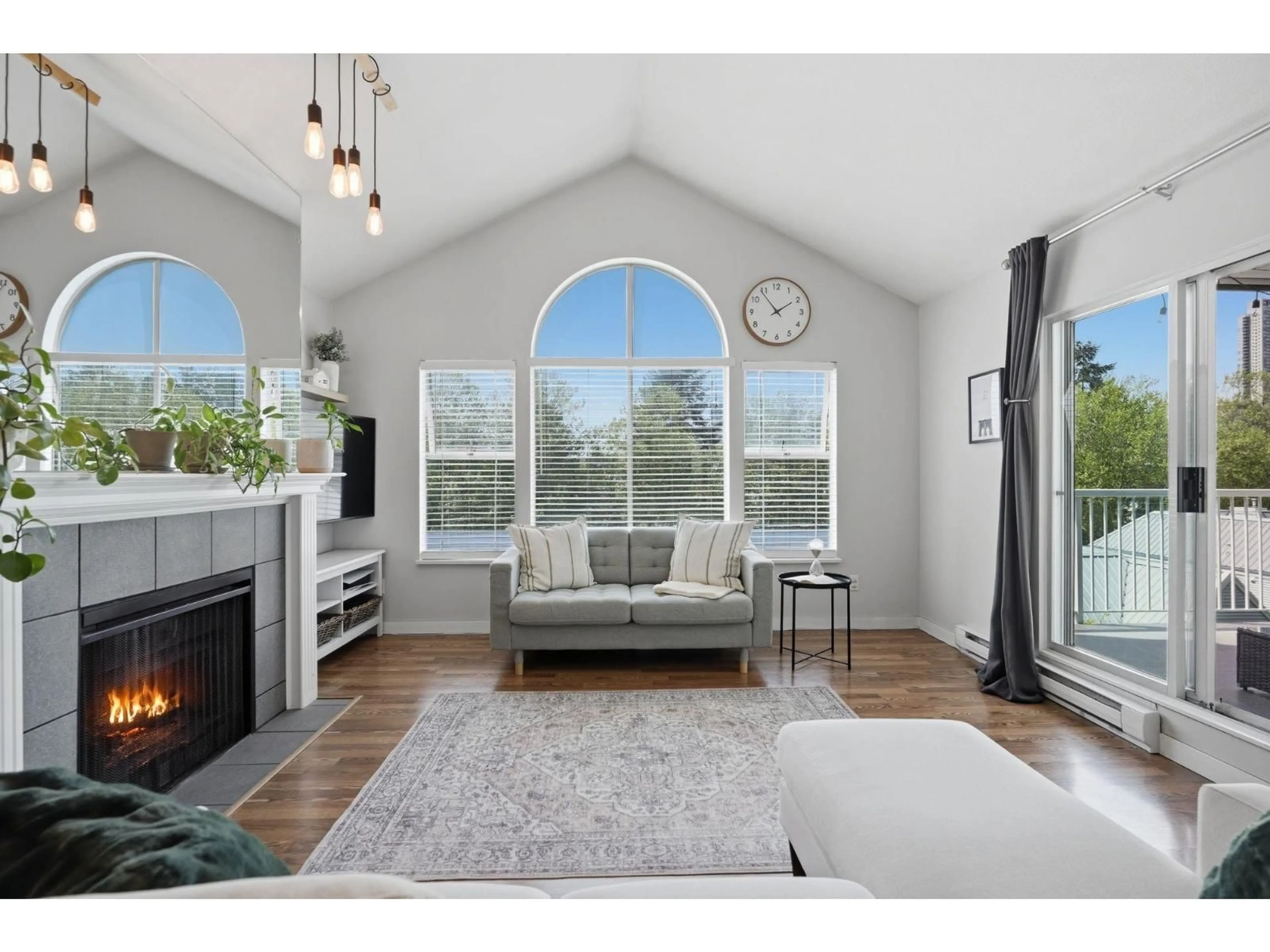 Living room with furniture, unknown for 22 - 10070 137A STREET, Surrey British Columbia V3T5M6