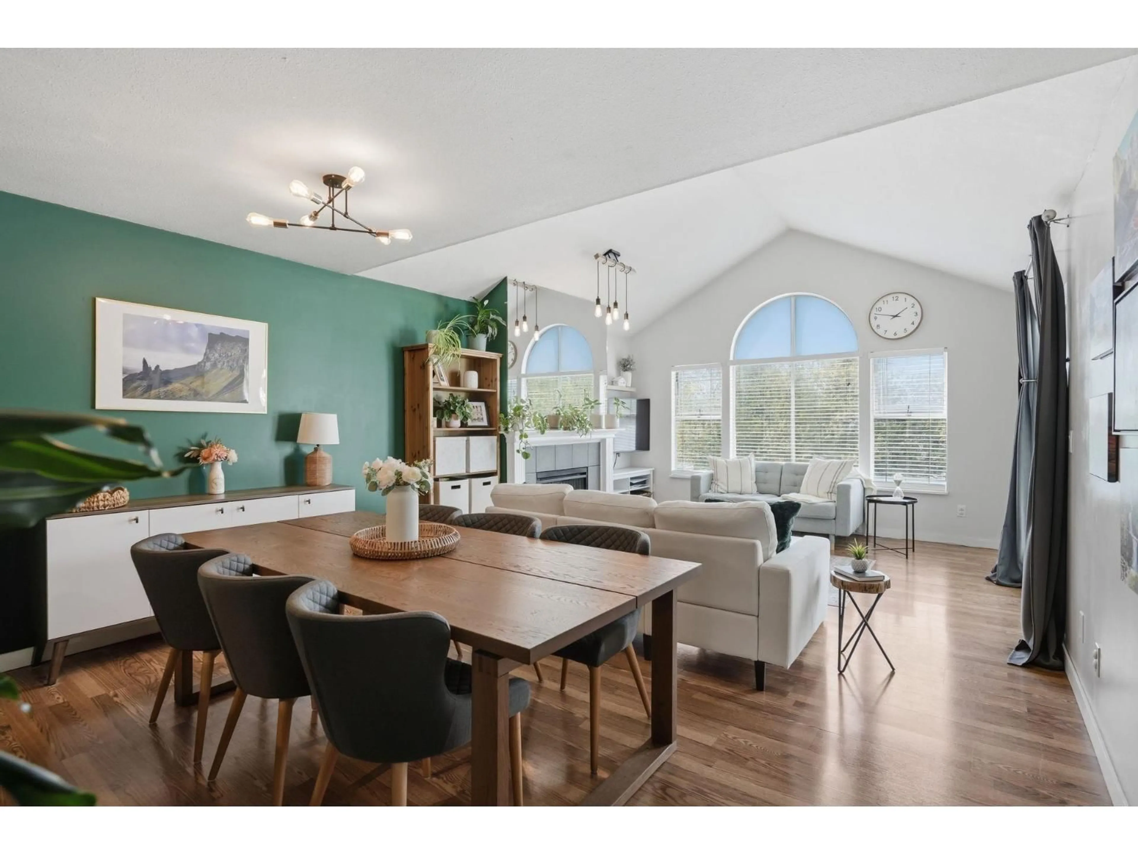 Open concept kitchen, wood/laminate floor for 22 - 10070 137A STREET, Surrey British Columbia V3T5M6