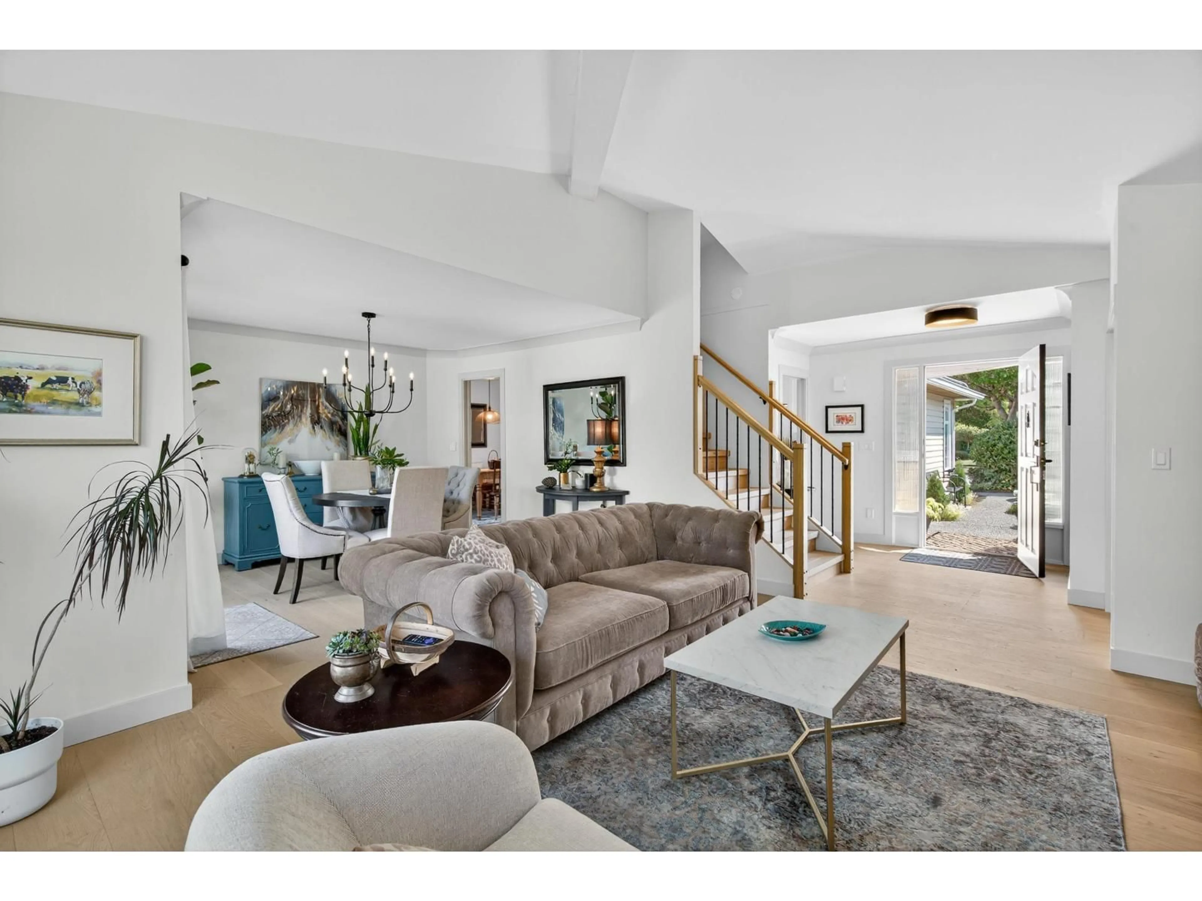 Living room with furniture, unknown for 116 - 15121 19 AVENUE, Surrey British Columbia V4A8J4