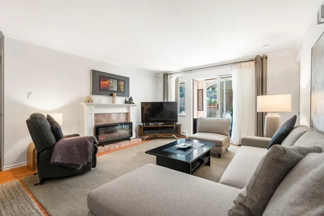 105 - 1447 BEST STREET, White Rock 3