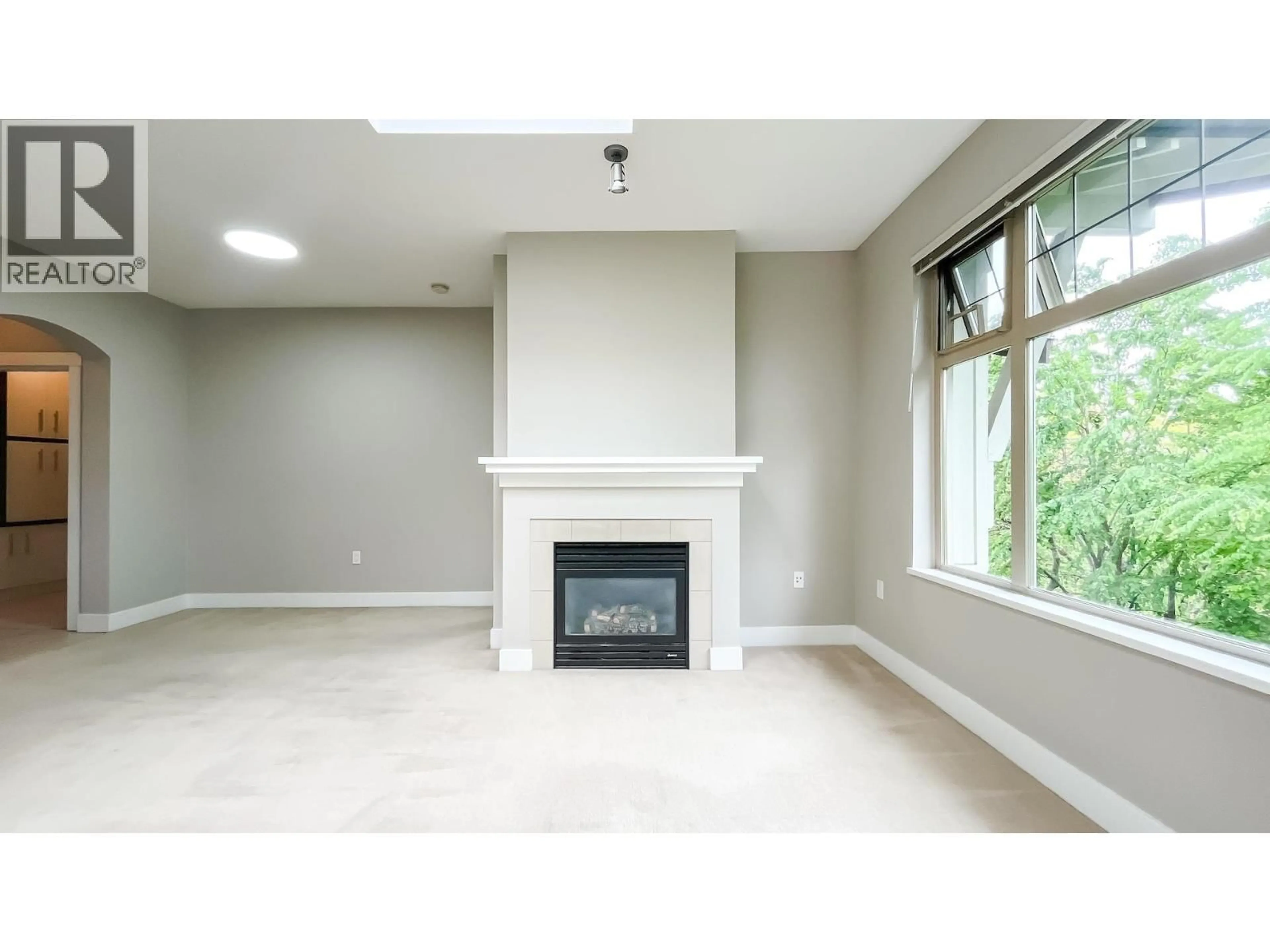 Unknown for 411 - 2083 33RD AVENUE, Vancouver British Columbia V6M4M6