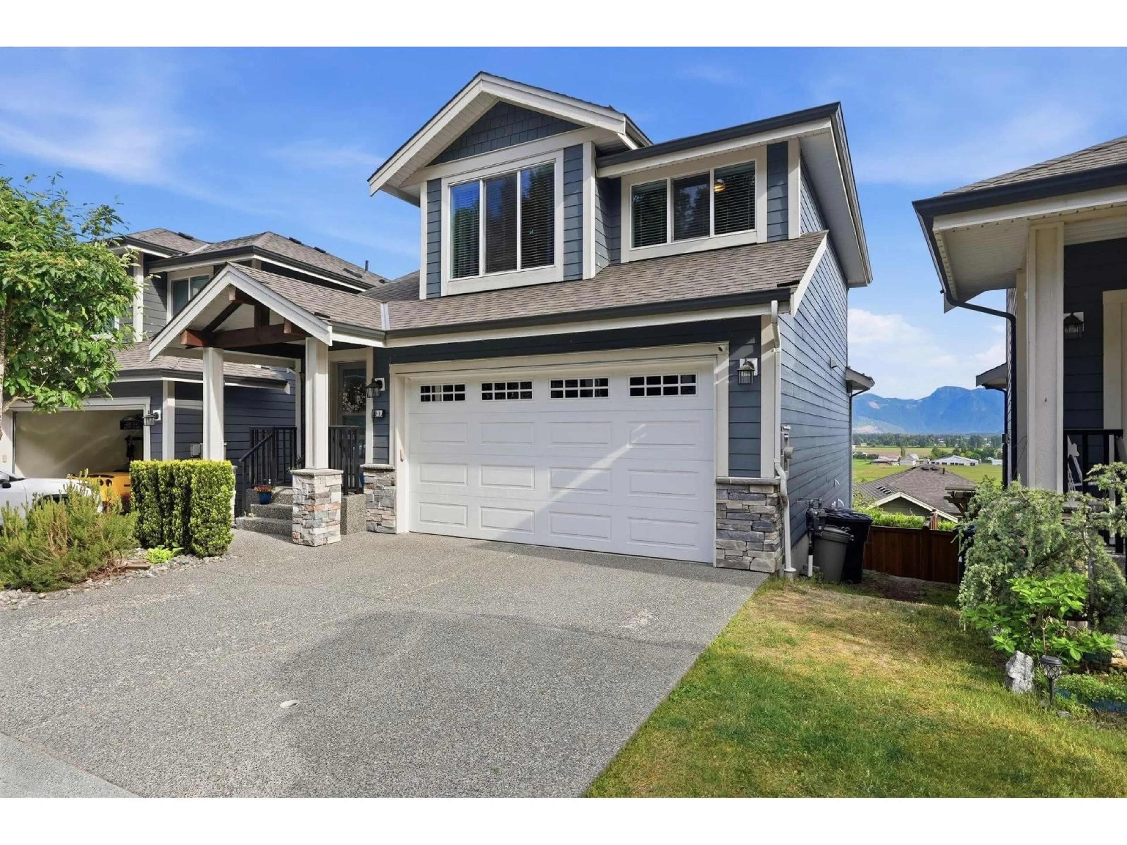 Home with vinyl exterior material, mountain view for 37 - 50634 LEDGESTONE PLACE, Chilliwack British Columbia V2P0E7