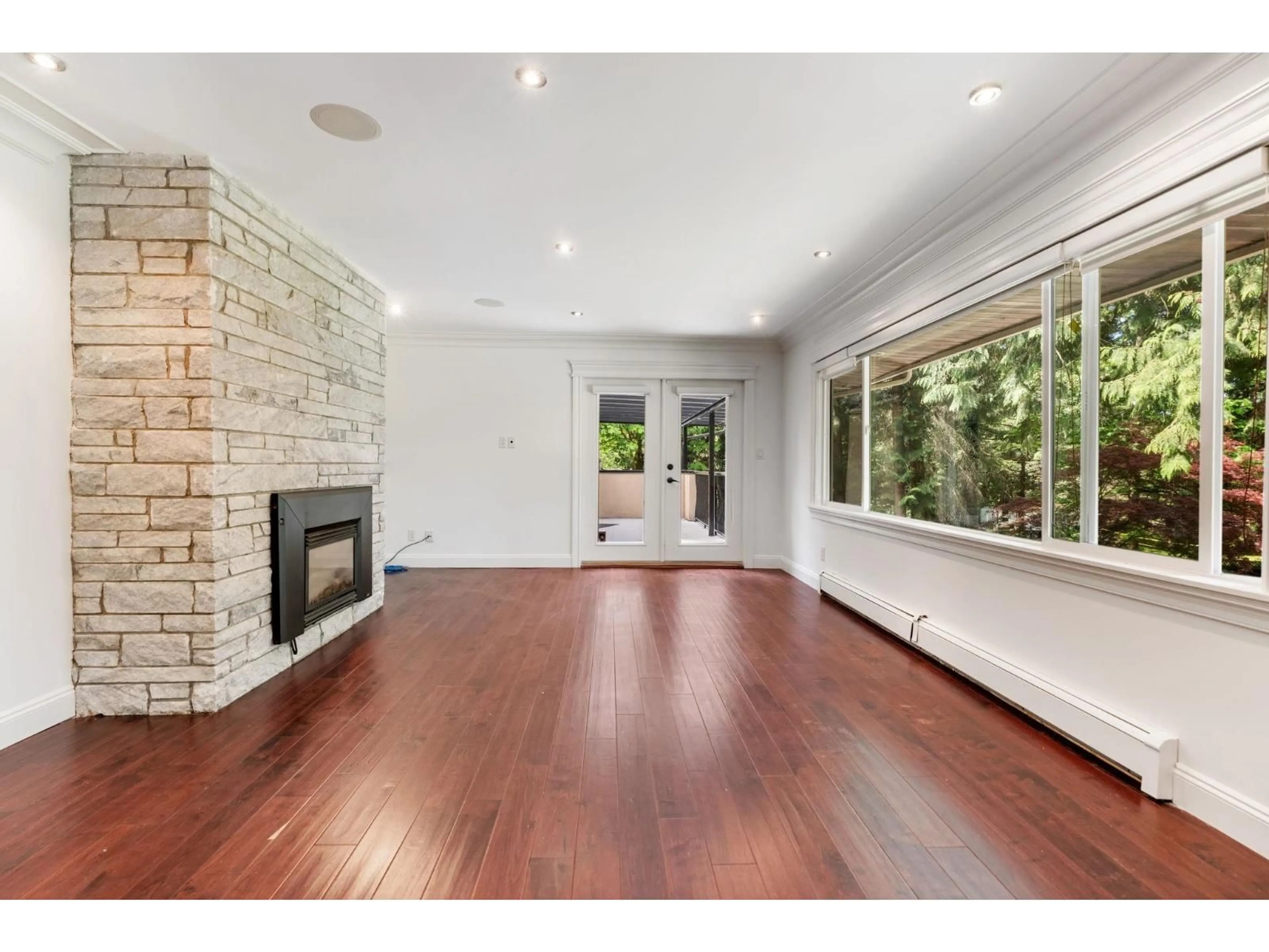 A pic of a room for 13788 32 AVENUE, Surrey British Columbia V4P2B8