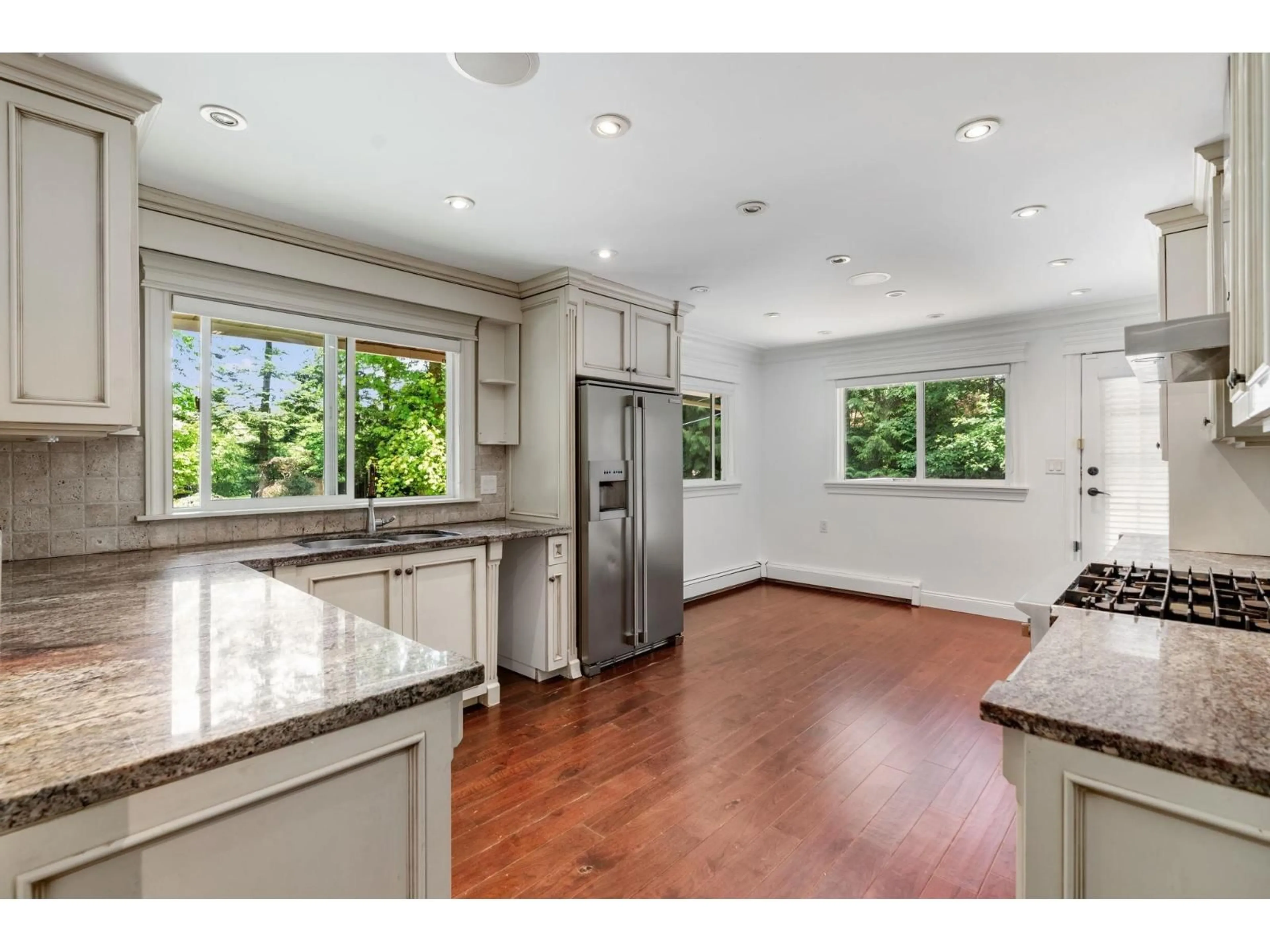Open concept kitchen, unknown for 13788 32 AVENUE, Surrey British Columbia V4P2B8