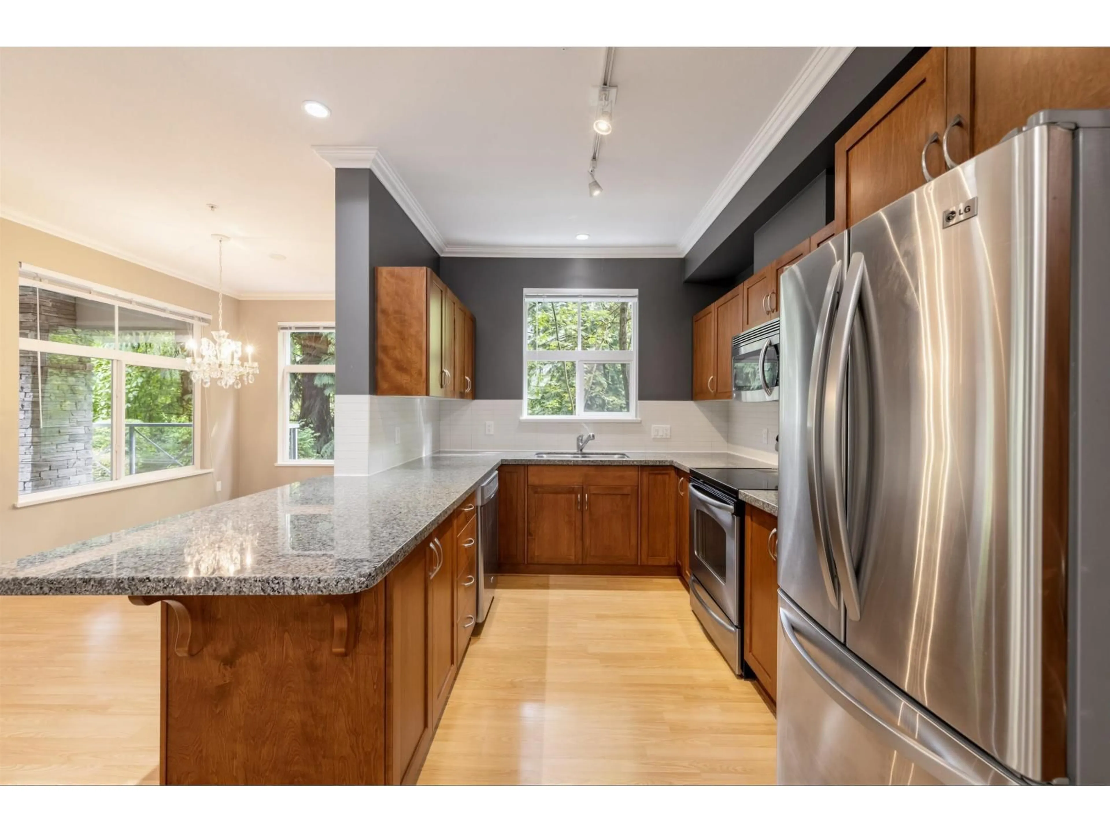 Open concept kitchen, unknown for 107 - 33338 BOURQUIN CRESCENT EAST, Abbotsford British Columbia V2S1Y1
