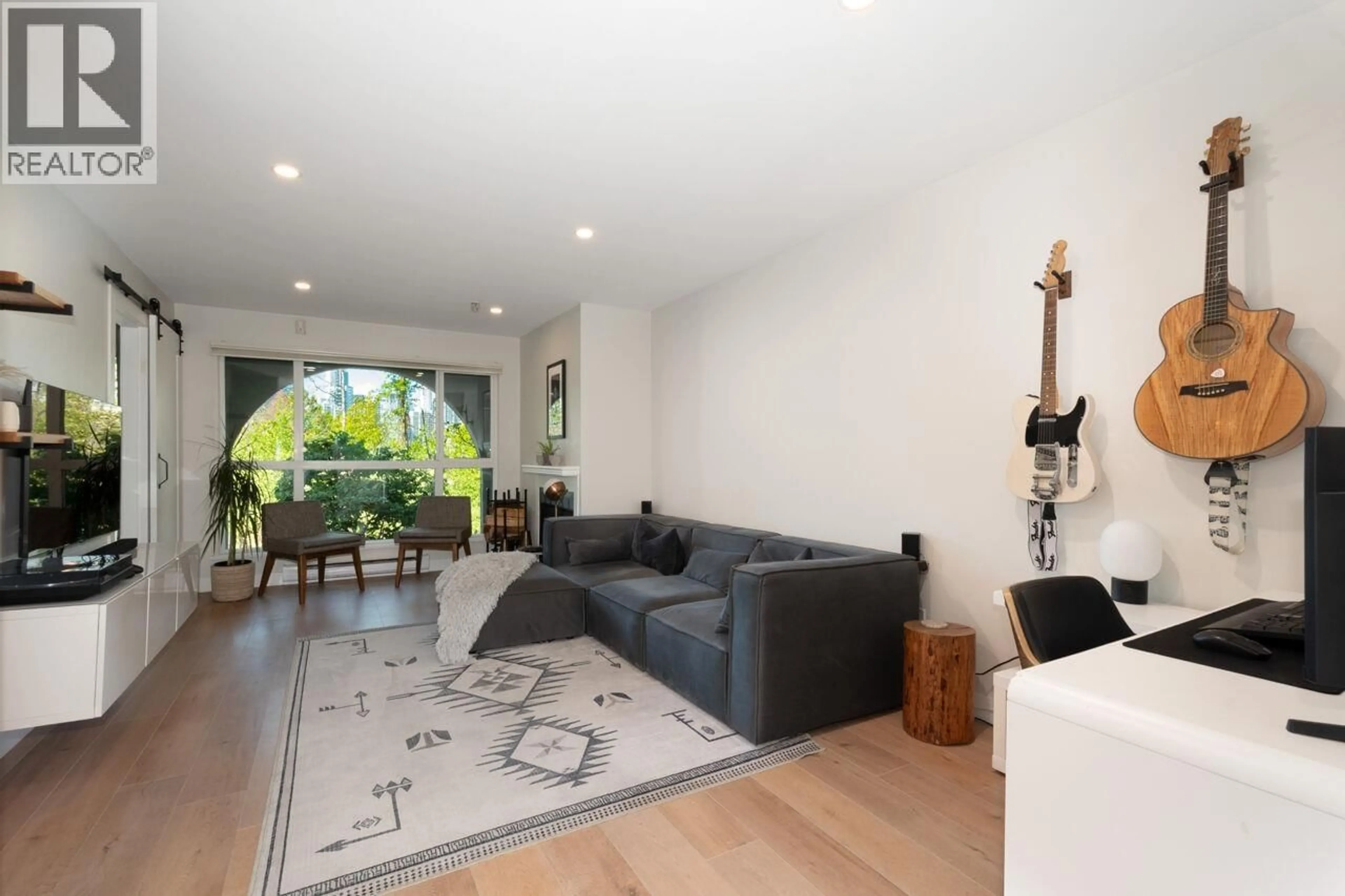 Living room with furniture, unknown for 101 - 1166 6TH AVENUE, Vancouver British Columbia V6H1A4