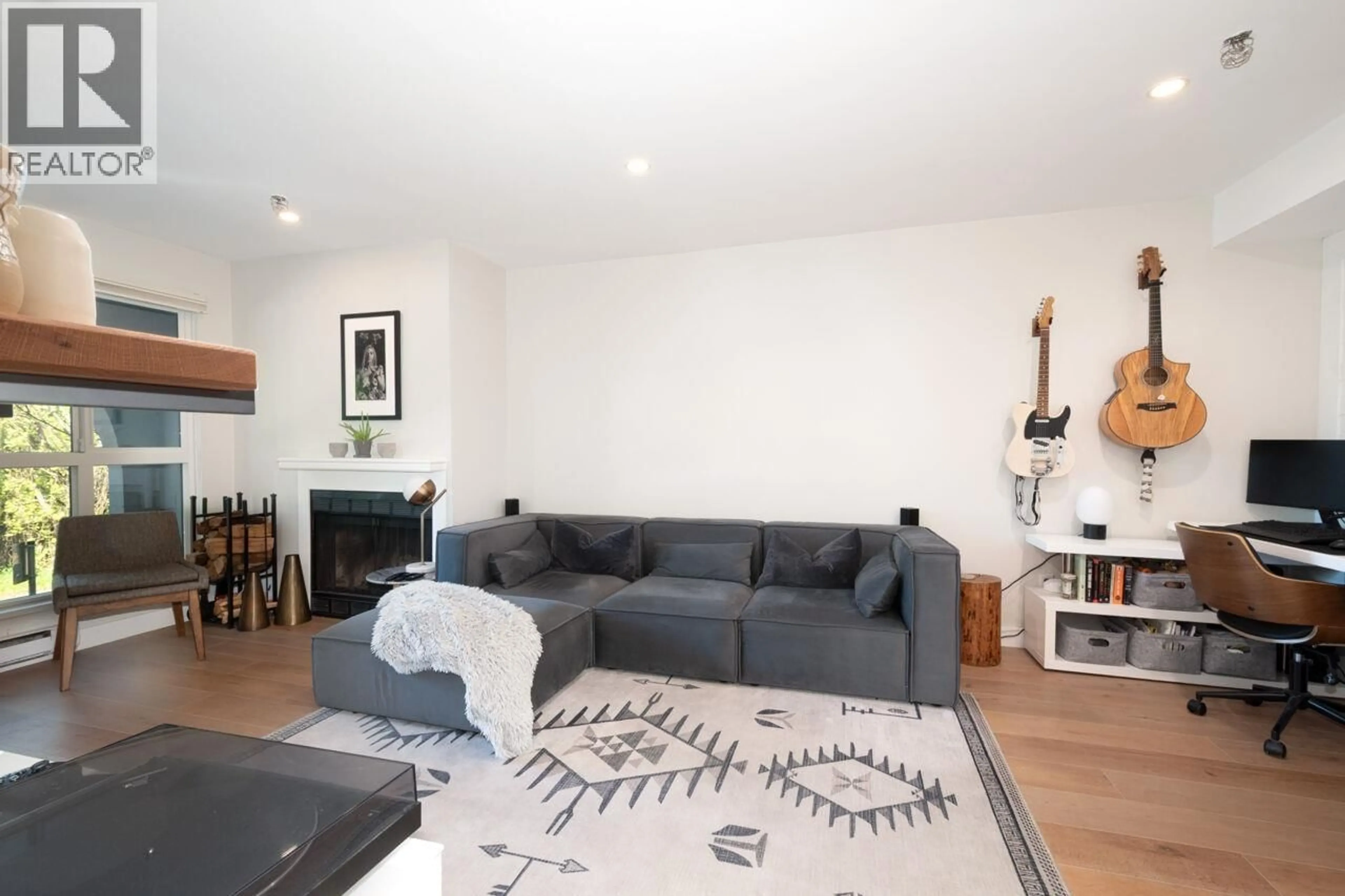 Living room with furniture, unknown for 101 - 1166 6TH AVENUE, Vancouver British Columbia V6H1A4