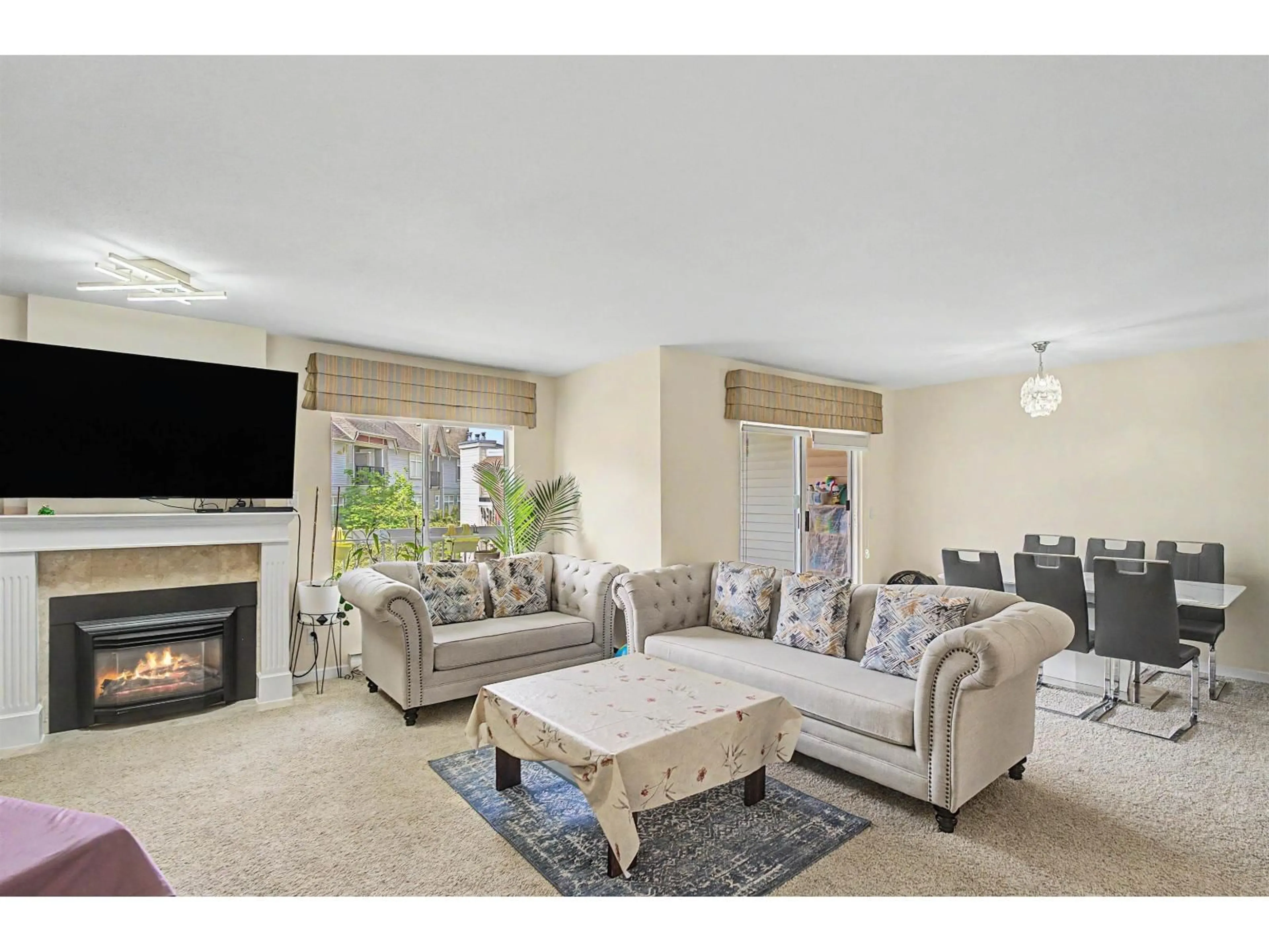 Living room with furniture, unknown for 315 - 9299 121 STREET, Surrey British Columbia V3V7X8