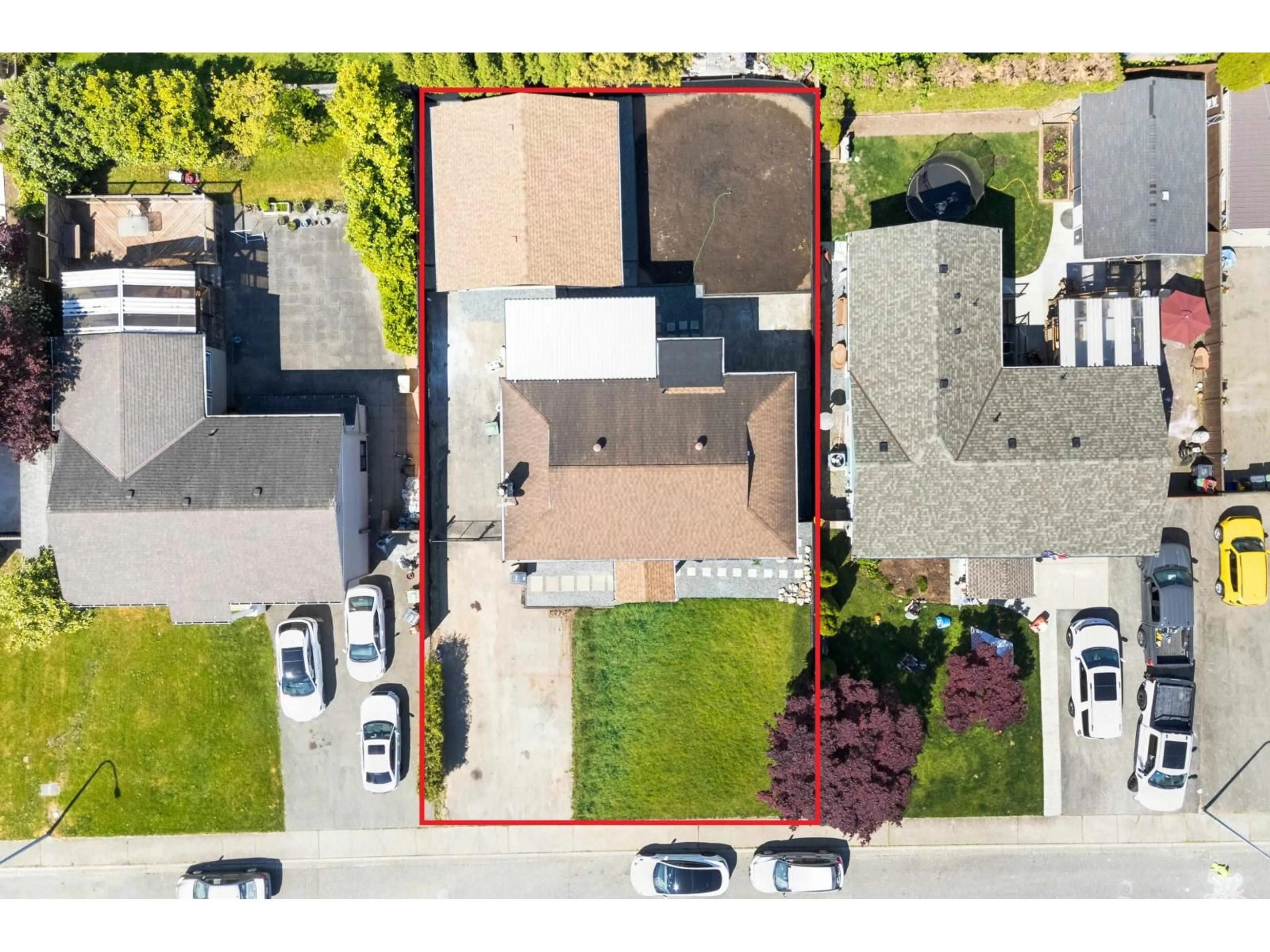 A pic from outside/outdoor area/front of a property/back of a property/a pic from drone, street for 26689 32A AVENUE, Langley British Columbia V4W3G3