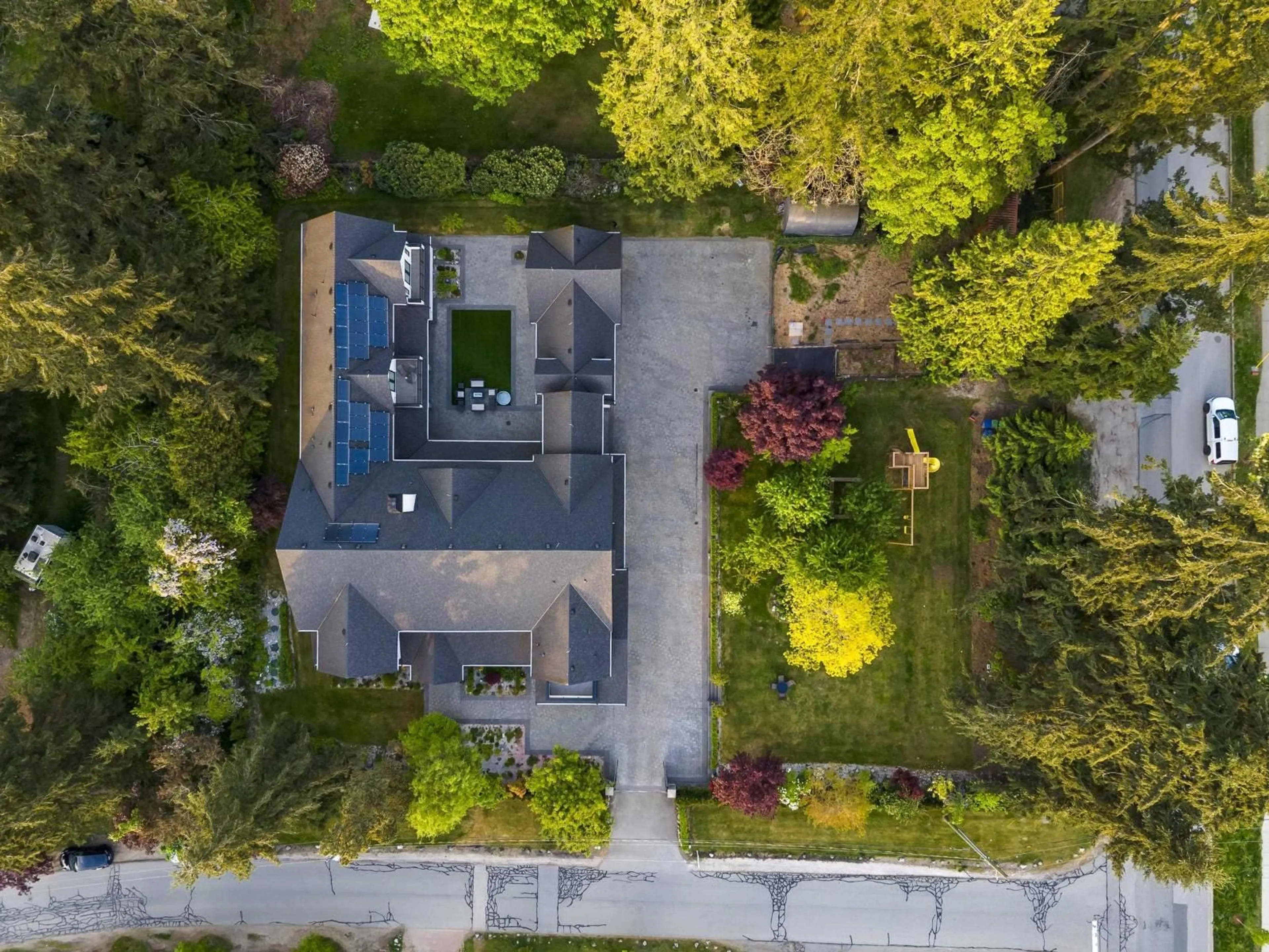 A pic from outside/outdoor area/front of a property/back of a property/a pic from drone, street for 2610 171 STREET, Surrey British Columbia V3Z0B3