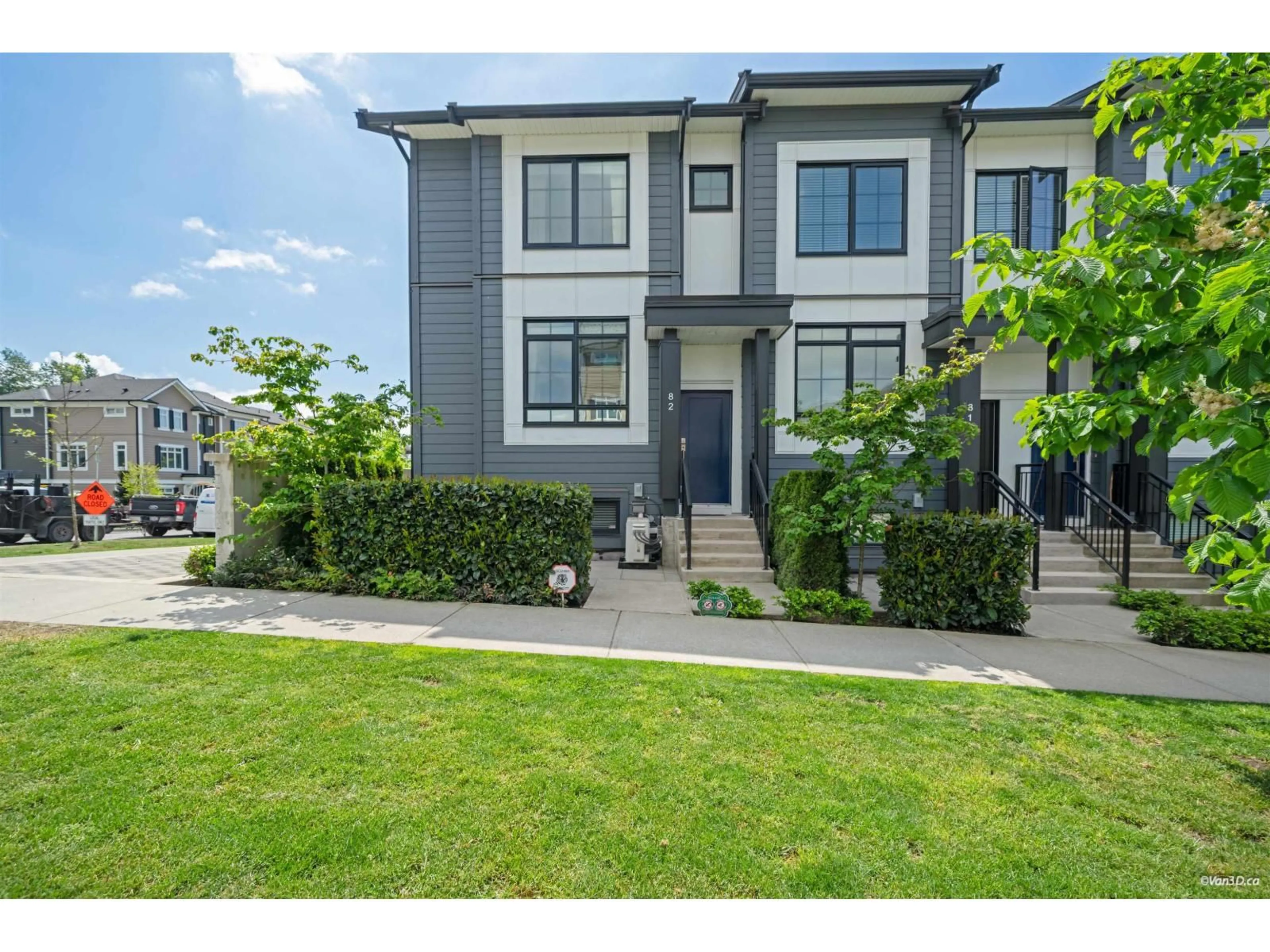 A pic from outside/outdoor area/front of a property/back of a property/a pic from drone, street for 82 - 2075 OAK MEADOWS DRIVE, Surrey British Columbia V3Z1J6