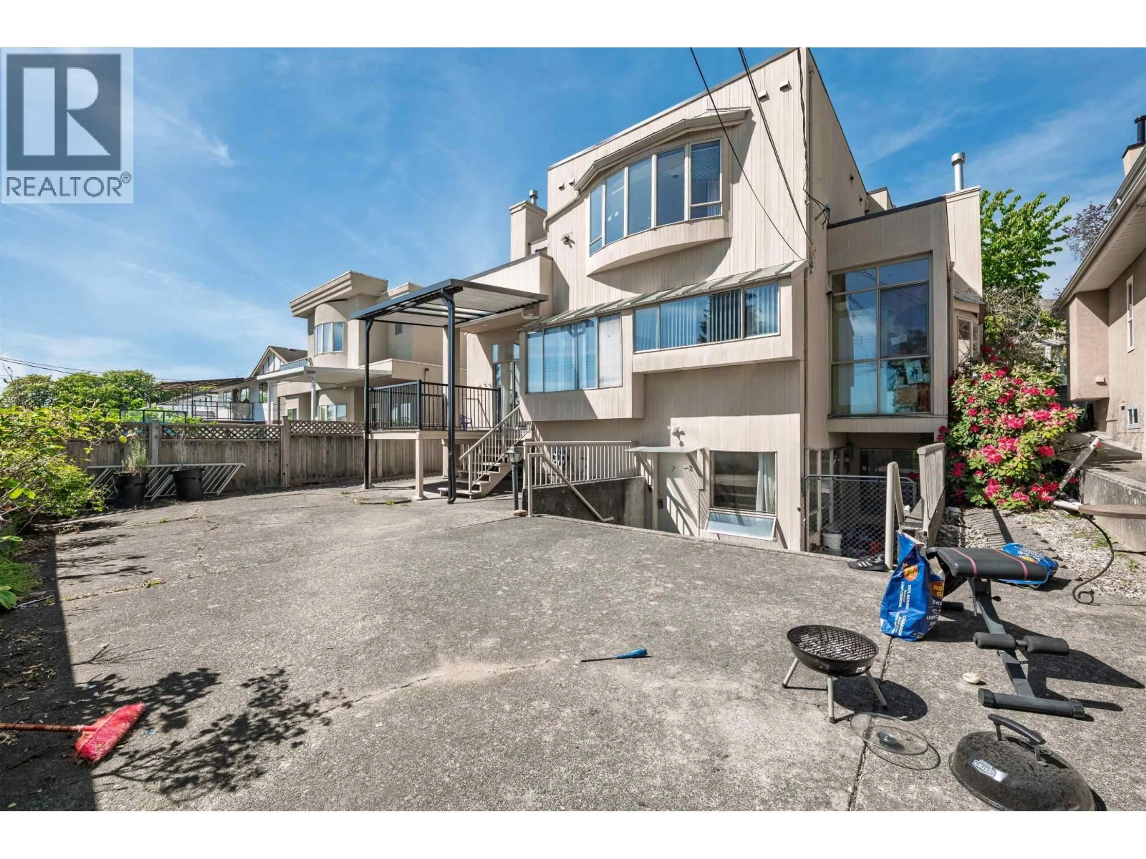 A pic from outside/outdoor area/front of a property/back of a property/a pic from drone, street for 1738 63RD AVENUE, Vancouver British Columbia V5P2L8