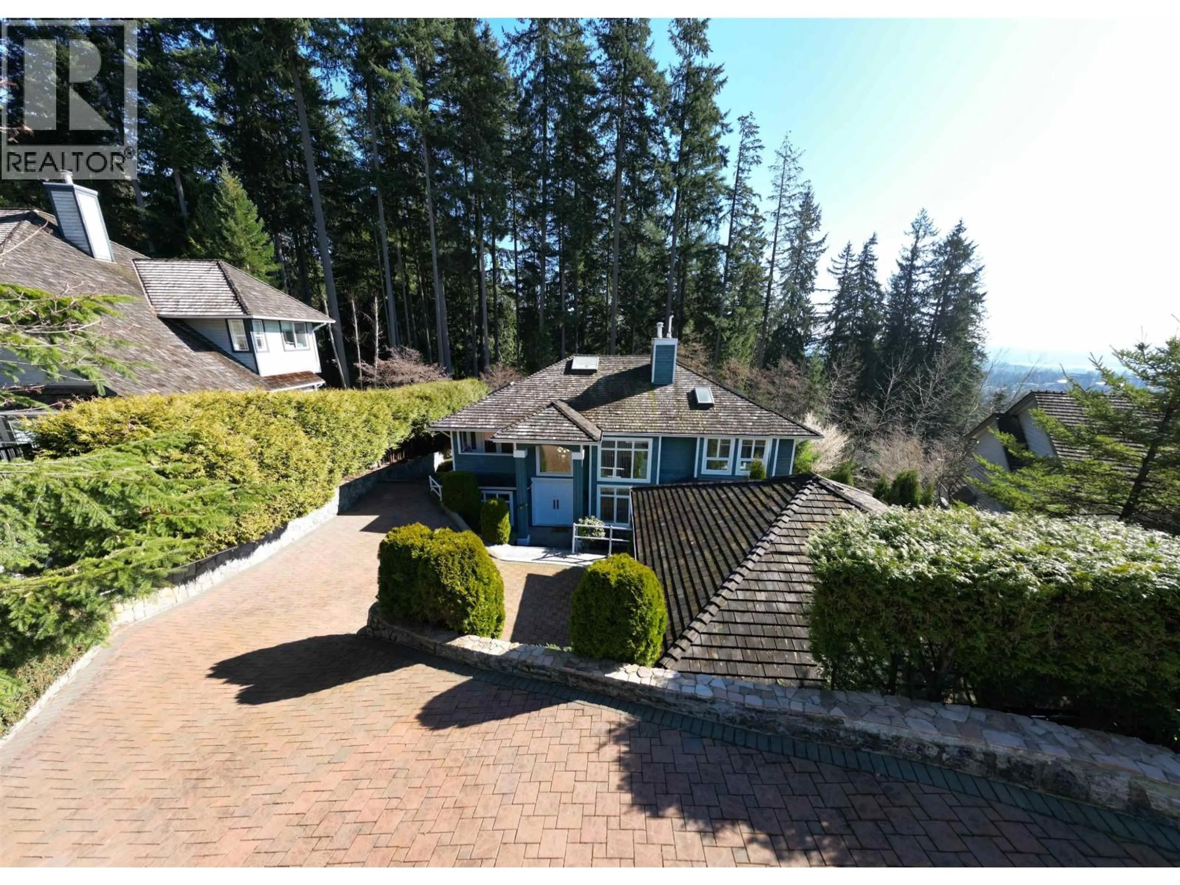 A pic from outside/outdoor area/front of a property/back of a property/a pic from drone, mountain view for 3866 MICHENER WAY, North Vancouver British Columbia V7K3C7