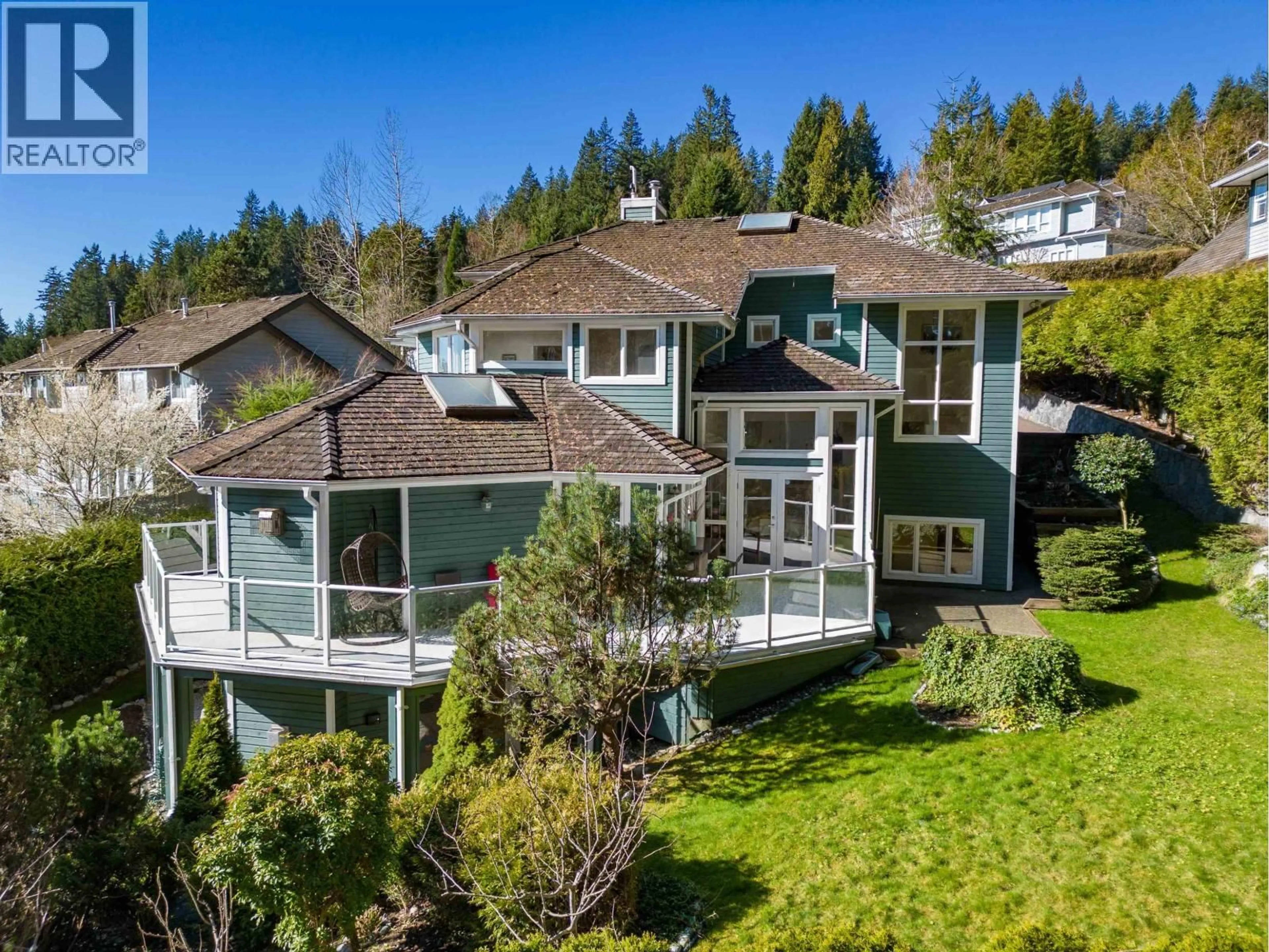 A pic from outside/outdoor area/front of a property/back of a property/a pic from drone, unknown for 3866 MICHENER WAY, North Vancouver British Columbia V7K3C7