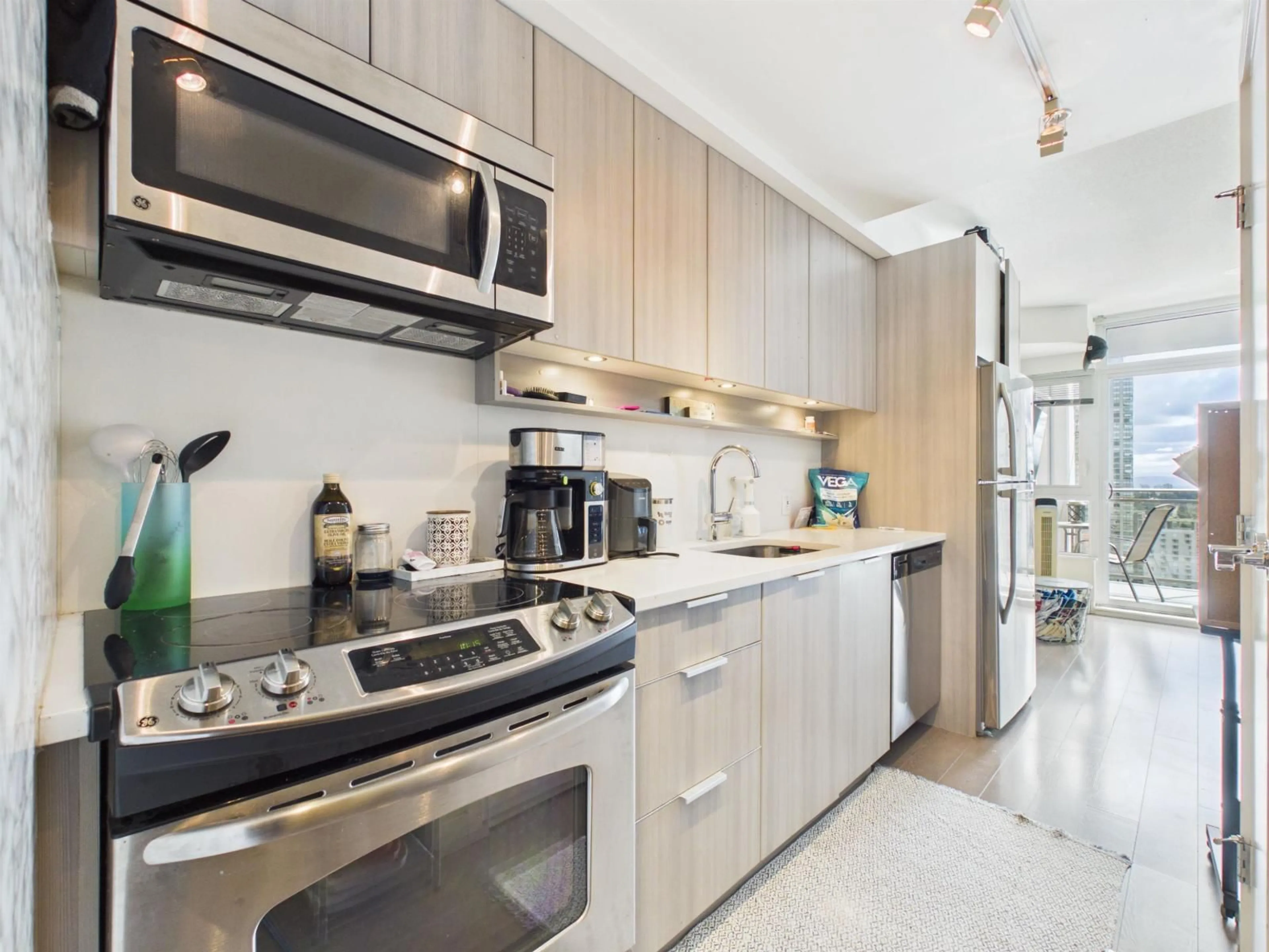 Unknown for 2811 - 13308 CENTRAL AVENUE, Surrey British Columbia V3T0M4
