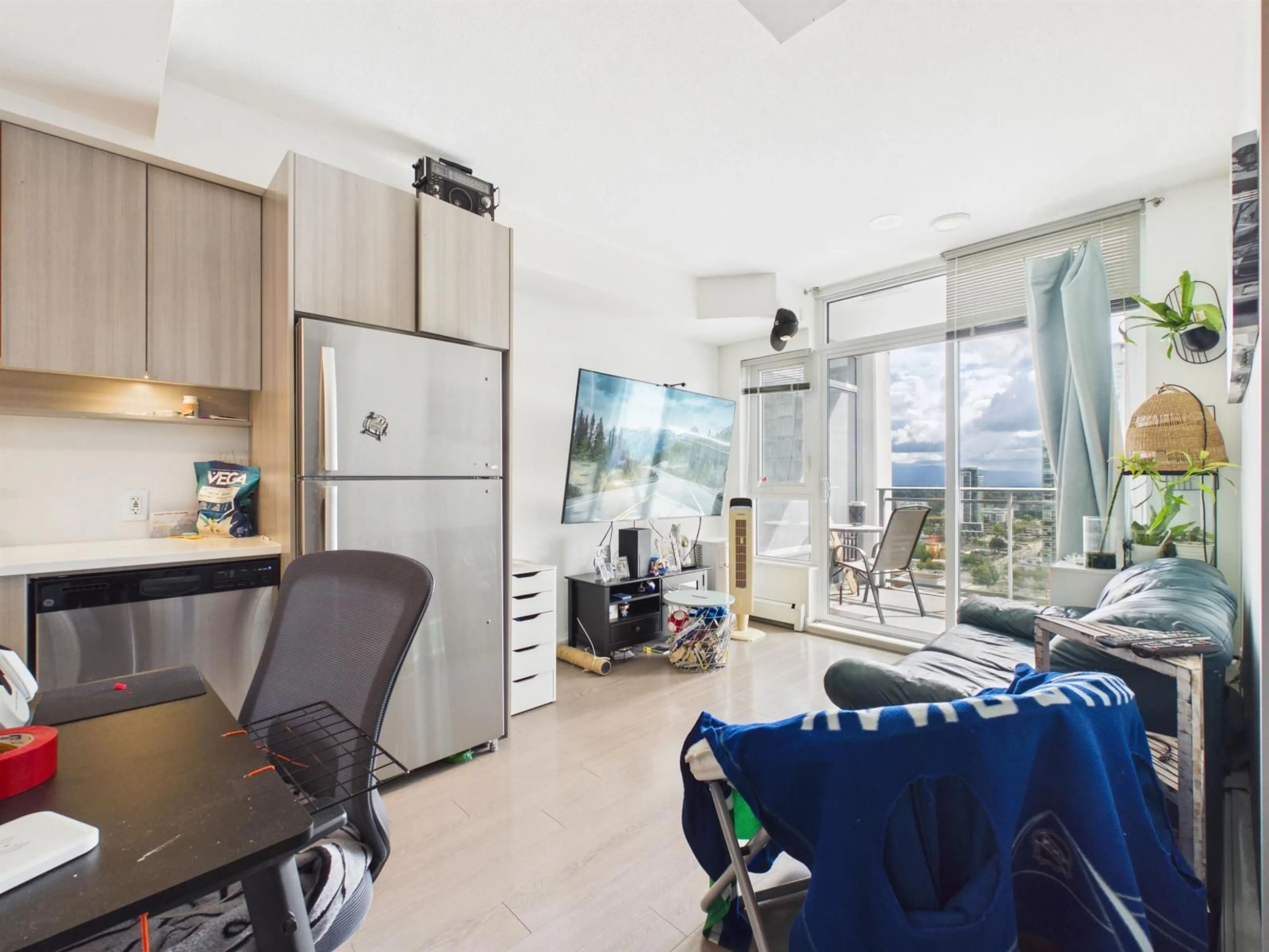 Unknown for 2811 - 13308 CENTRAL AVENUE, Surrey British Columbia V3T0M4