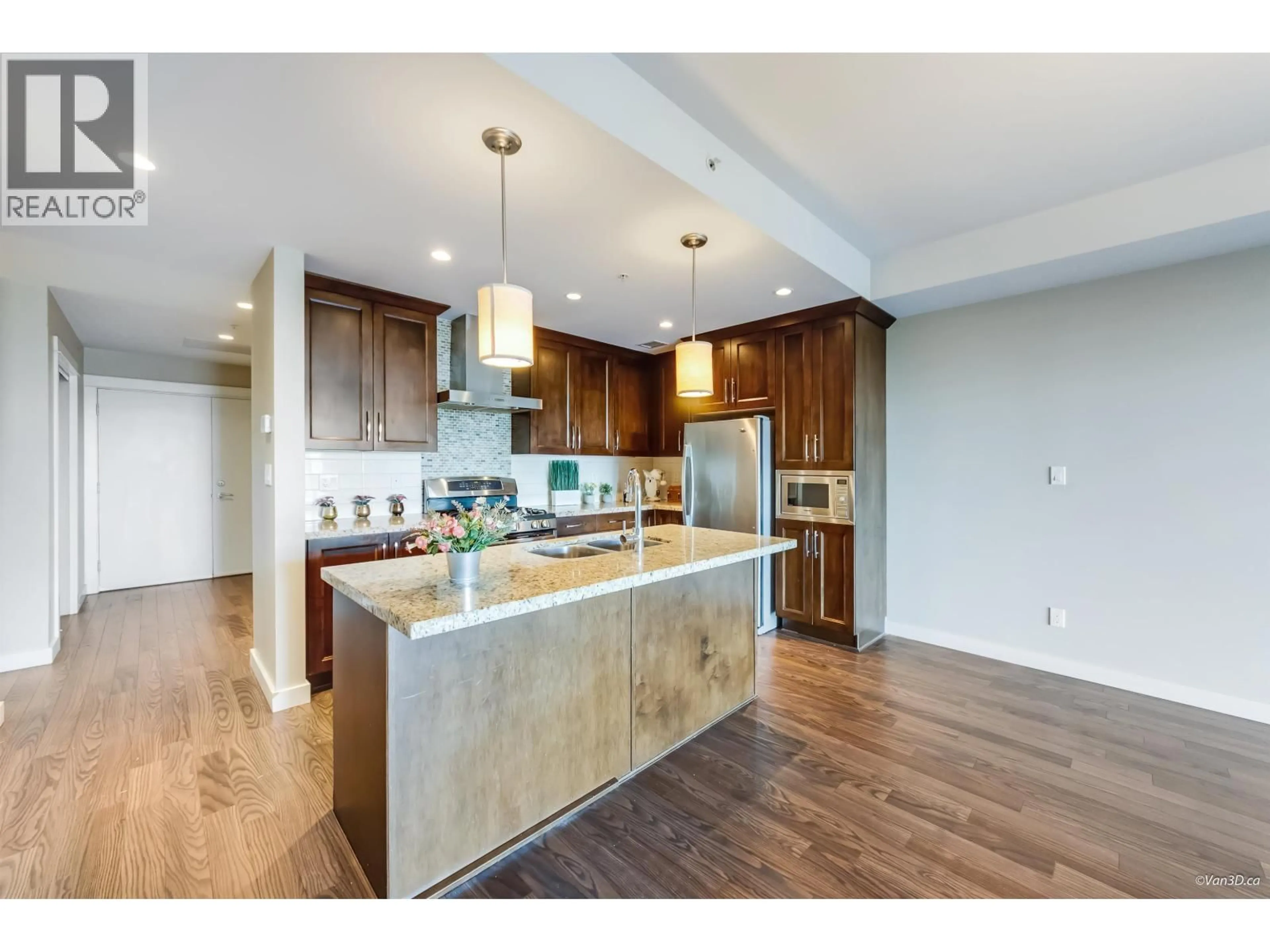 Open concept kitchen, wood/laminate floor for 112 - 5055 SPRINGS BOULEVARD, Tsawwassen British Columbia V4M0A5