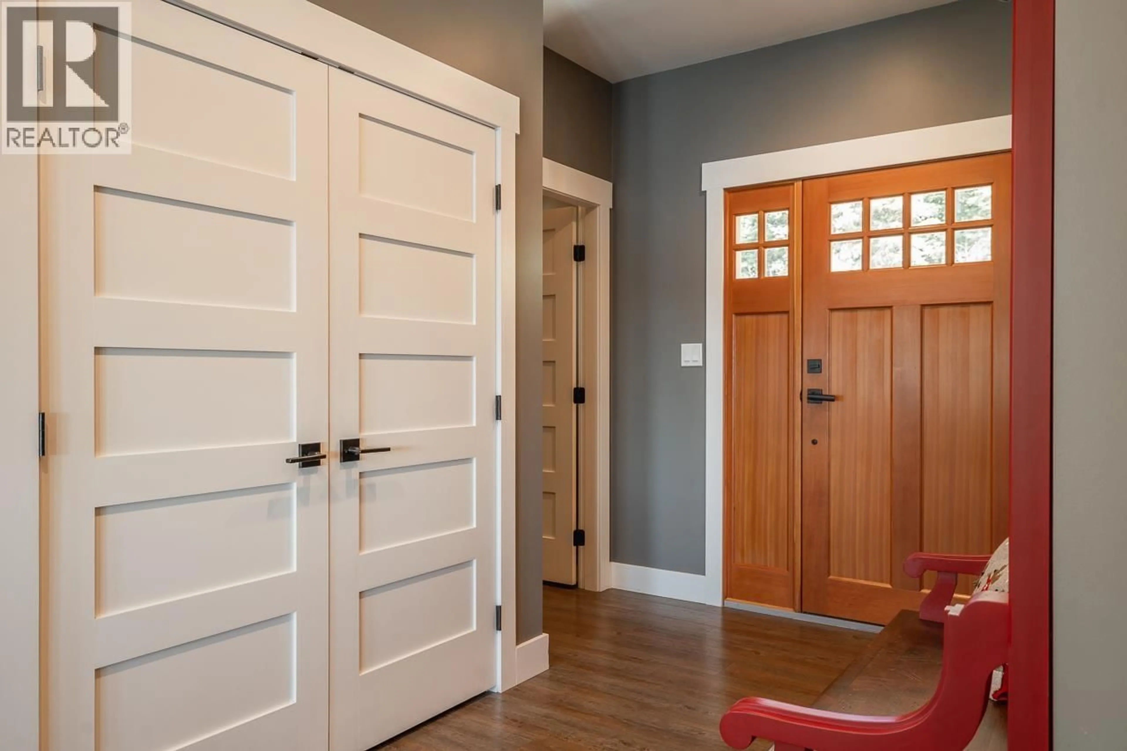 Indoor entryway for 7922 DEAN ROAD, Bridge Lake British Columbia V0K1X2