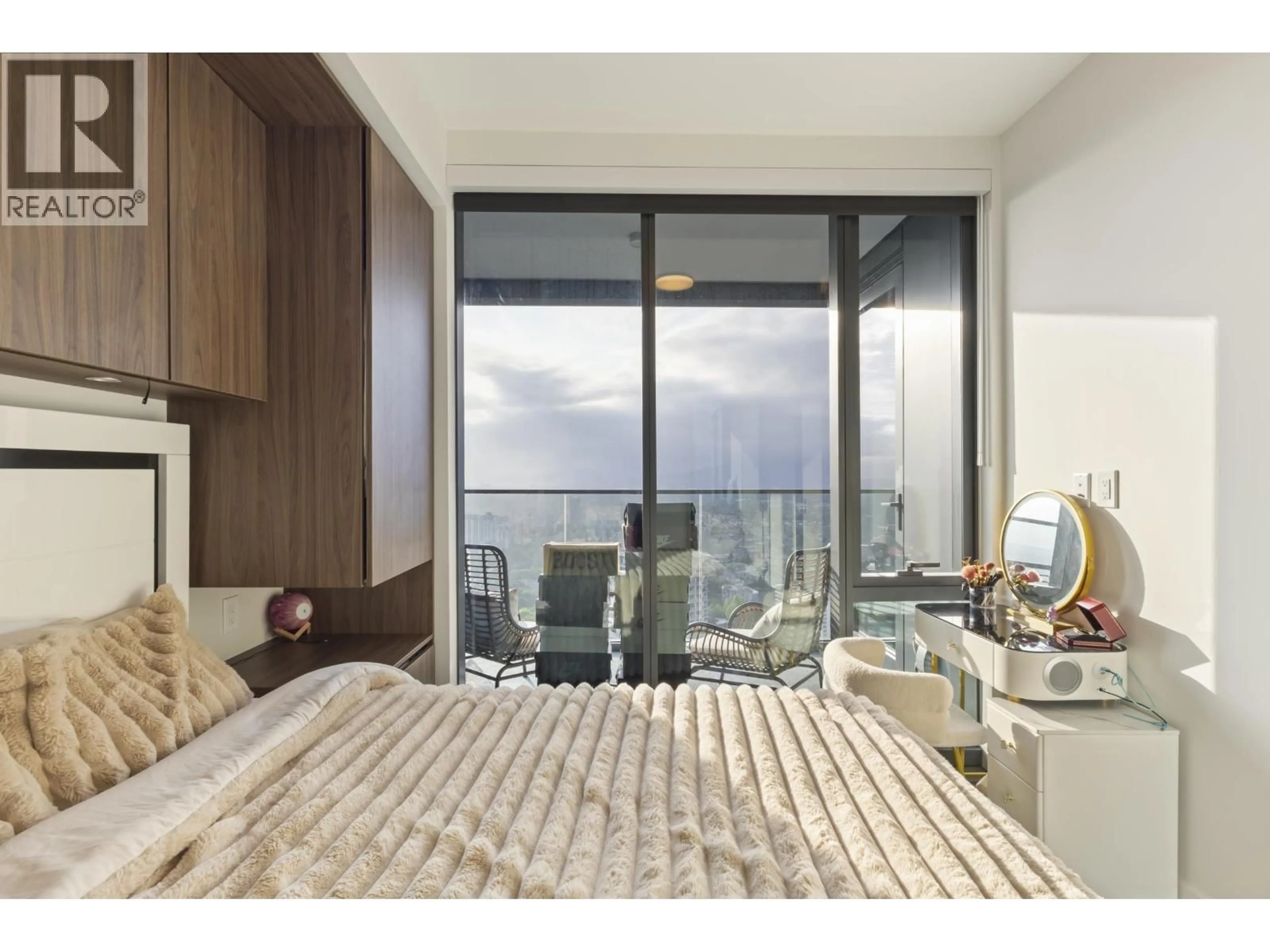 A pic of a room for 3905 - 5987 WILSON AVENUE, Burnaby British Columbia V5H0L7