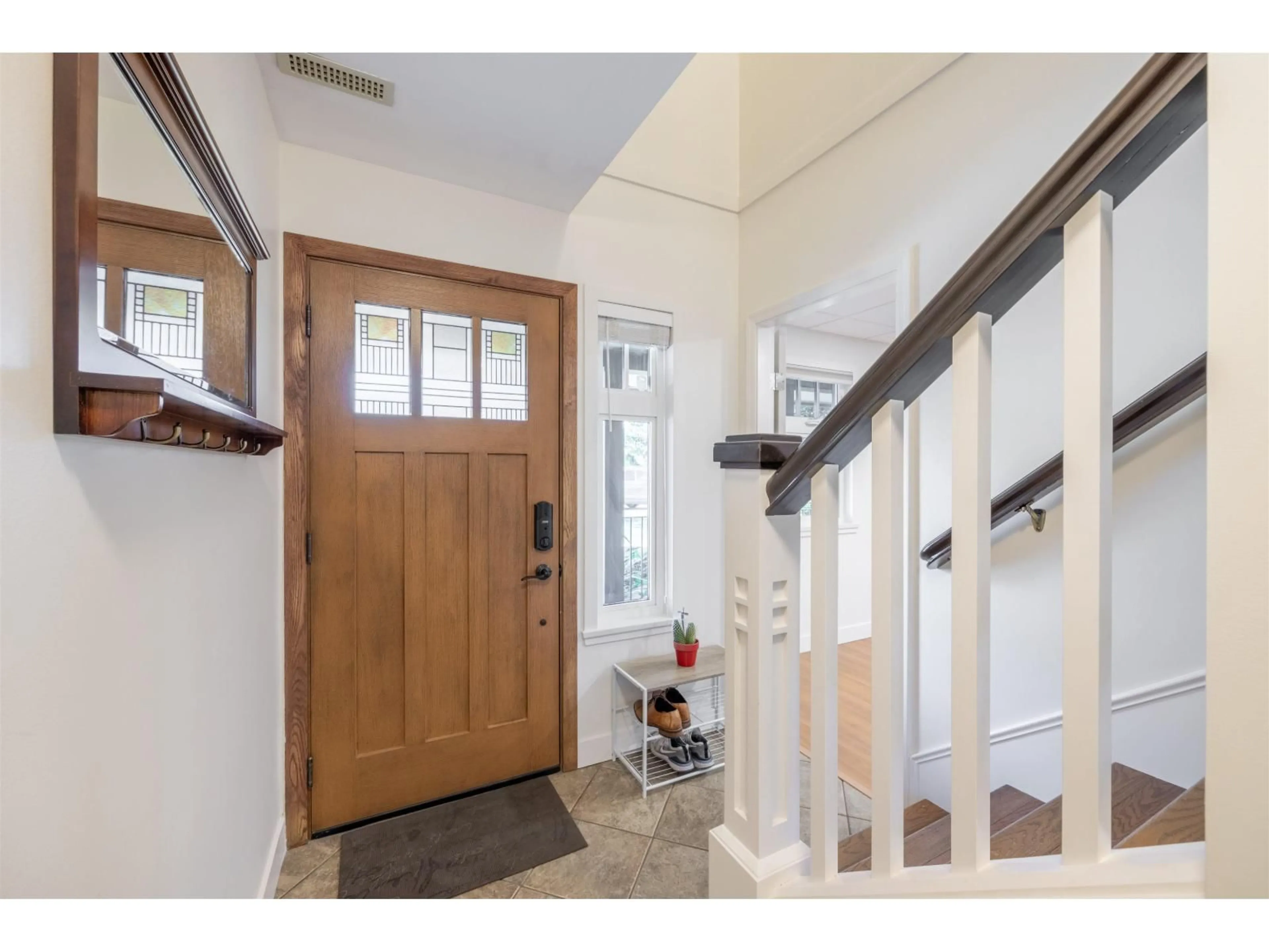 Indoor entryway for 20978 92 AVENUE, Langley British Columbia V1M2B4