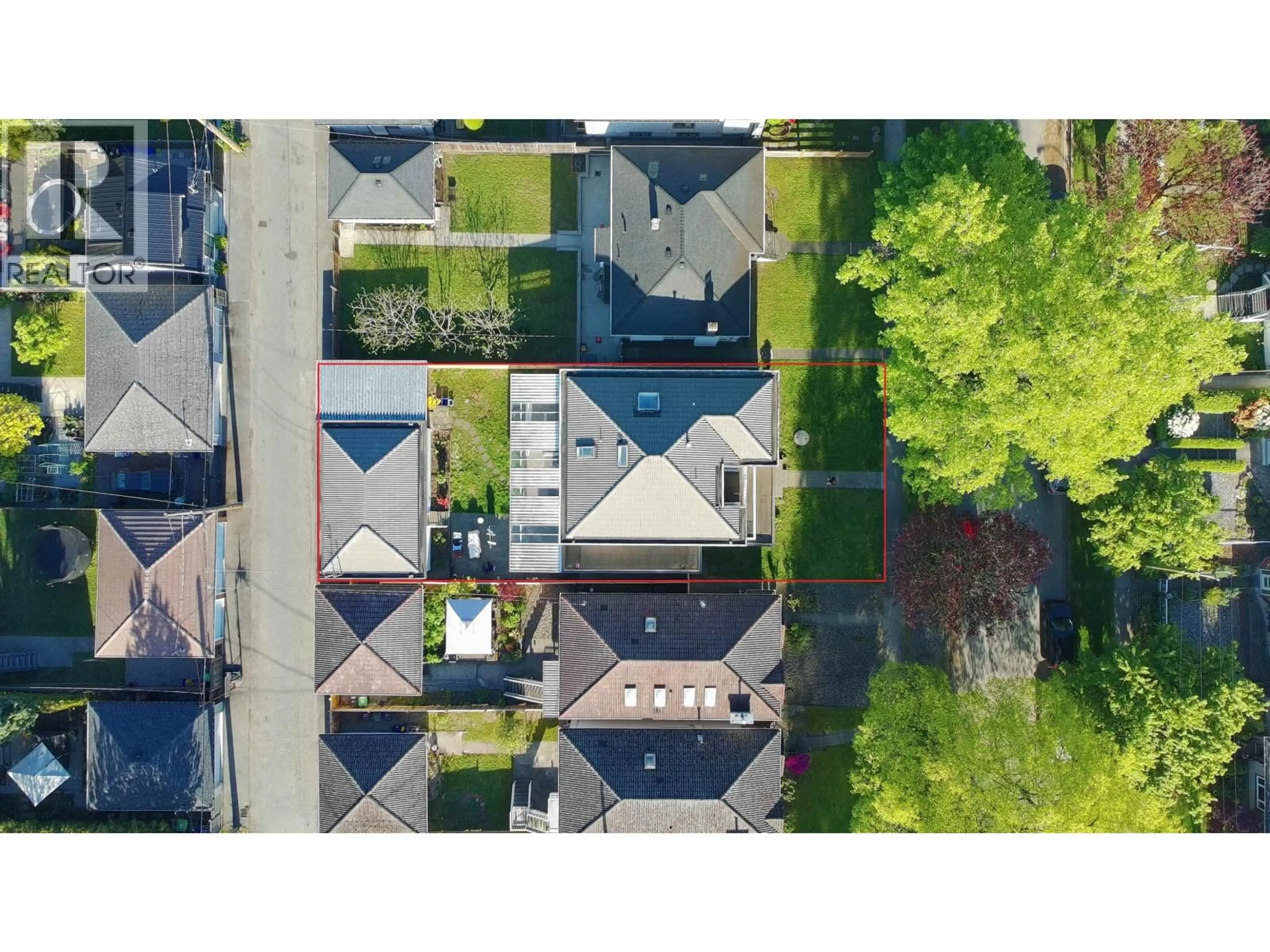 A pic from outside/outdoor area/front of a property/back of a property/a pic from drone, street for 123 45TH AVENUE, Vancouver British Columbia V5W1W8