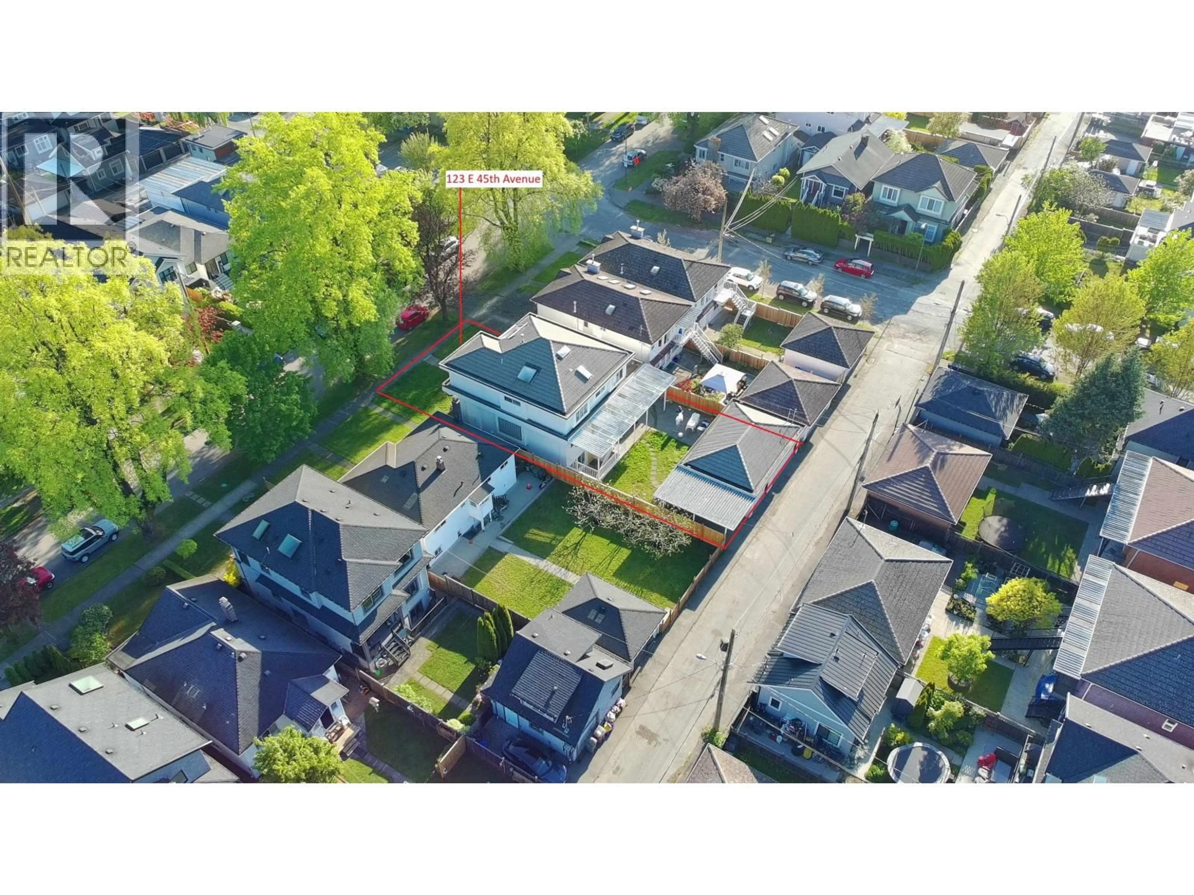 A pic from outside/outdoor area/front of a property/back of a property/a pic from drone, street for 123 45TH AVENUE, Vancouver British Columbia V5W1W8