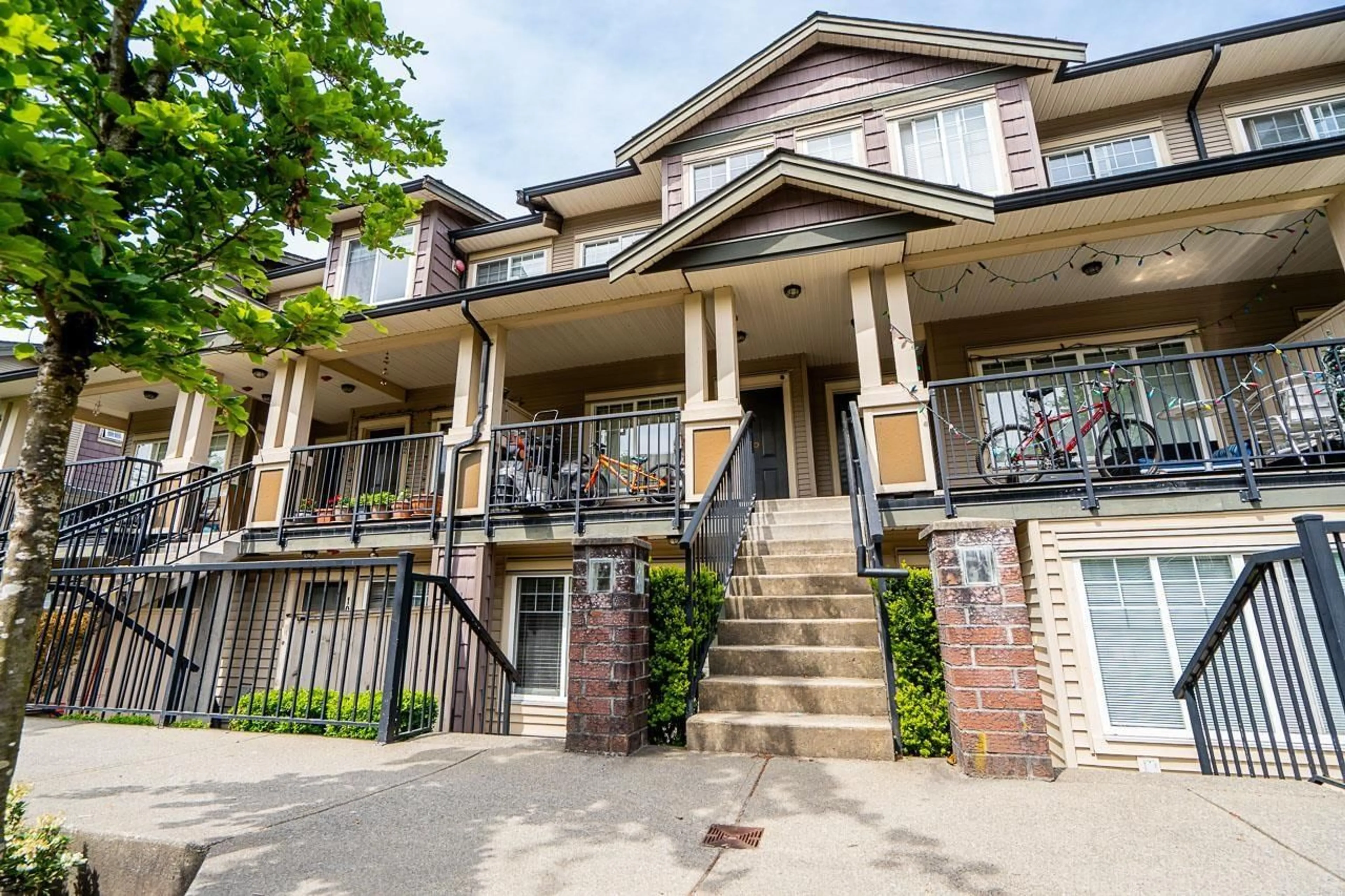 Patio, street for 103 - 13958 108 AVENUE, Surrey British Columbia V3T0B4
