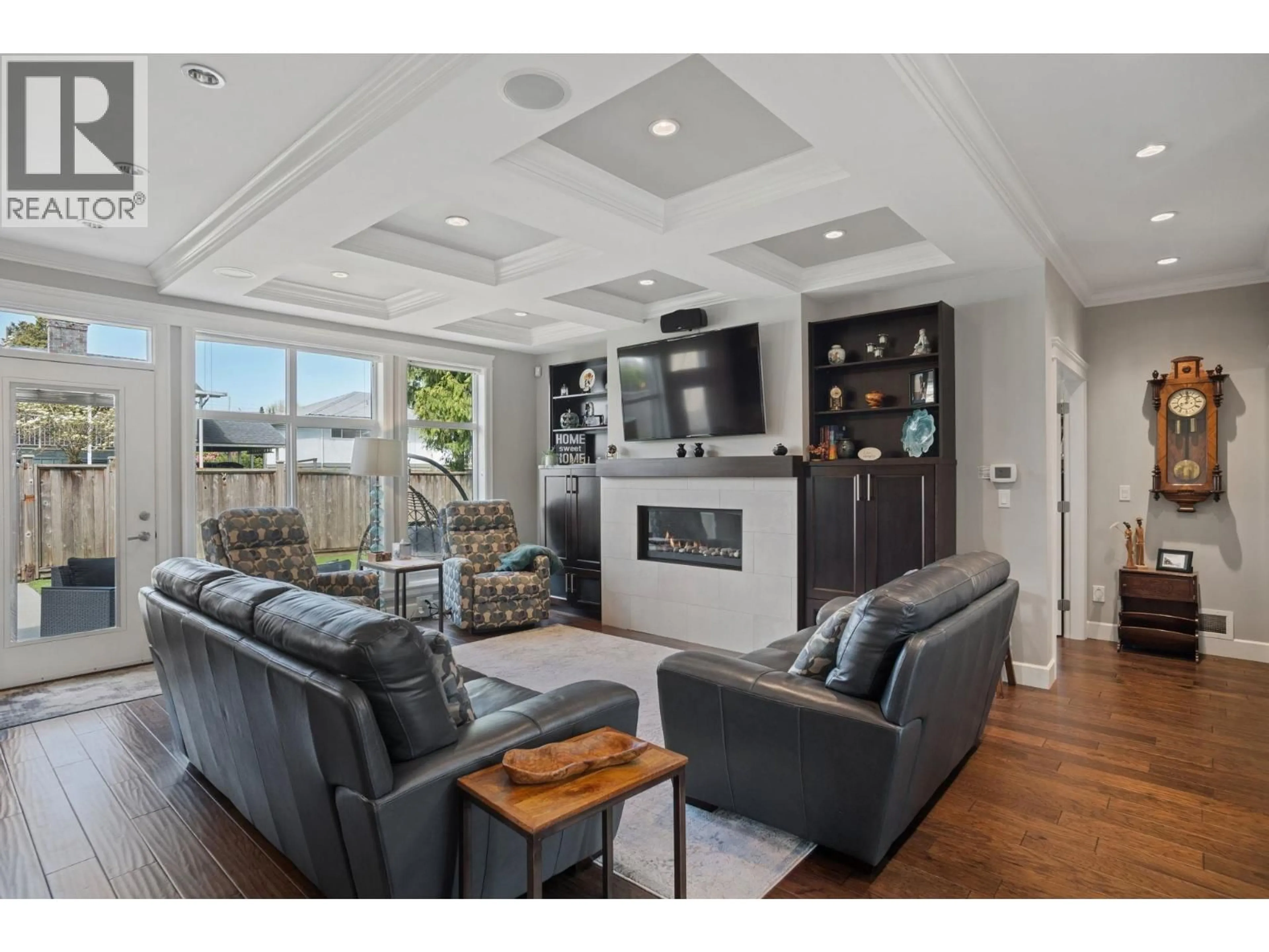 Living room with furniture, unknown for 675 CLARE AVENUE, Burnaby British Columbia V5B4L5