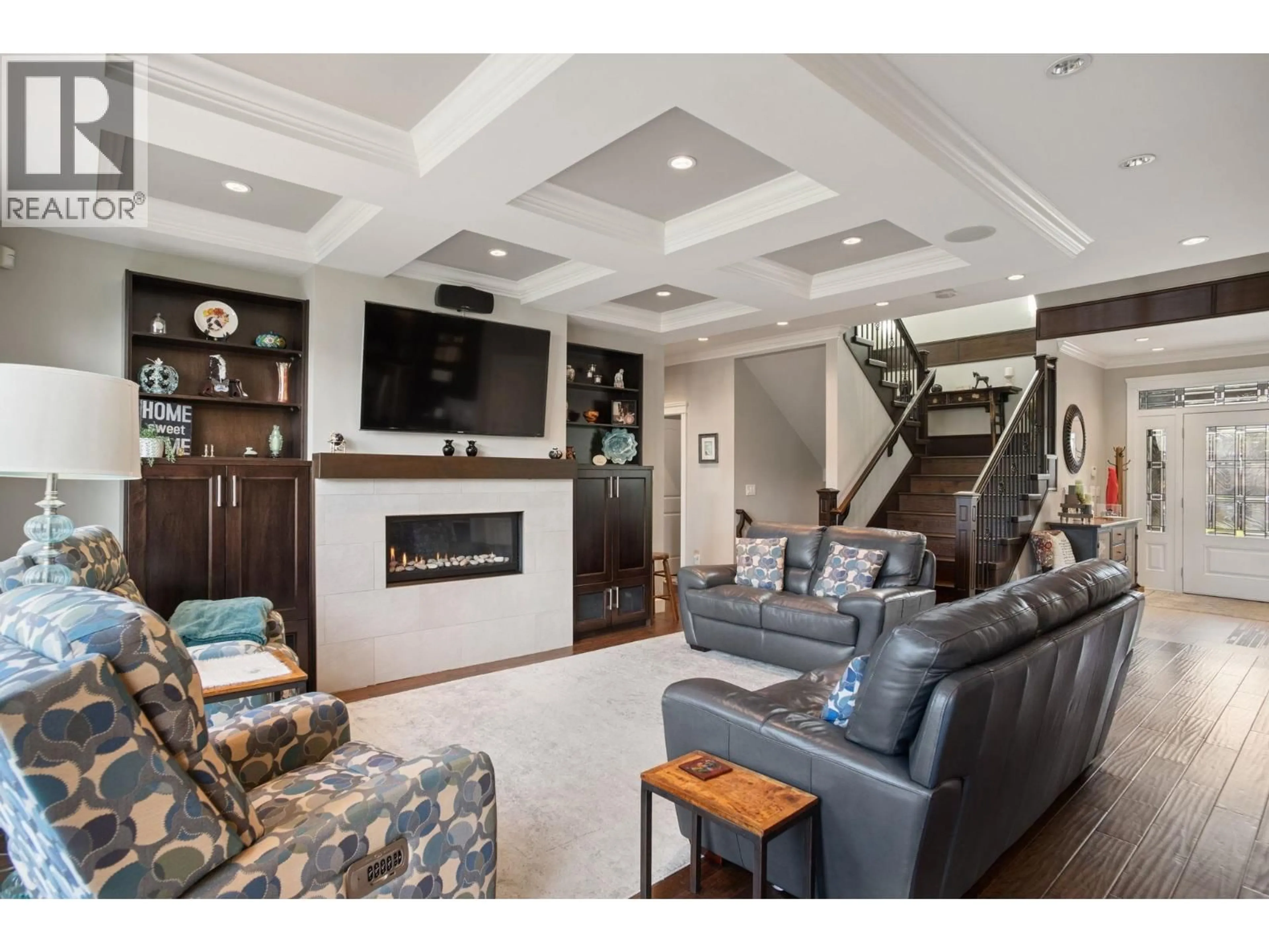 Living room with furniture, unknown for 675 CLARE AVENUE, Burnaby British Columbia V5B4L5