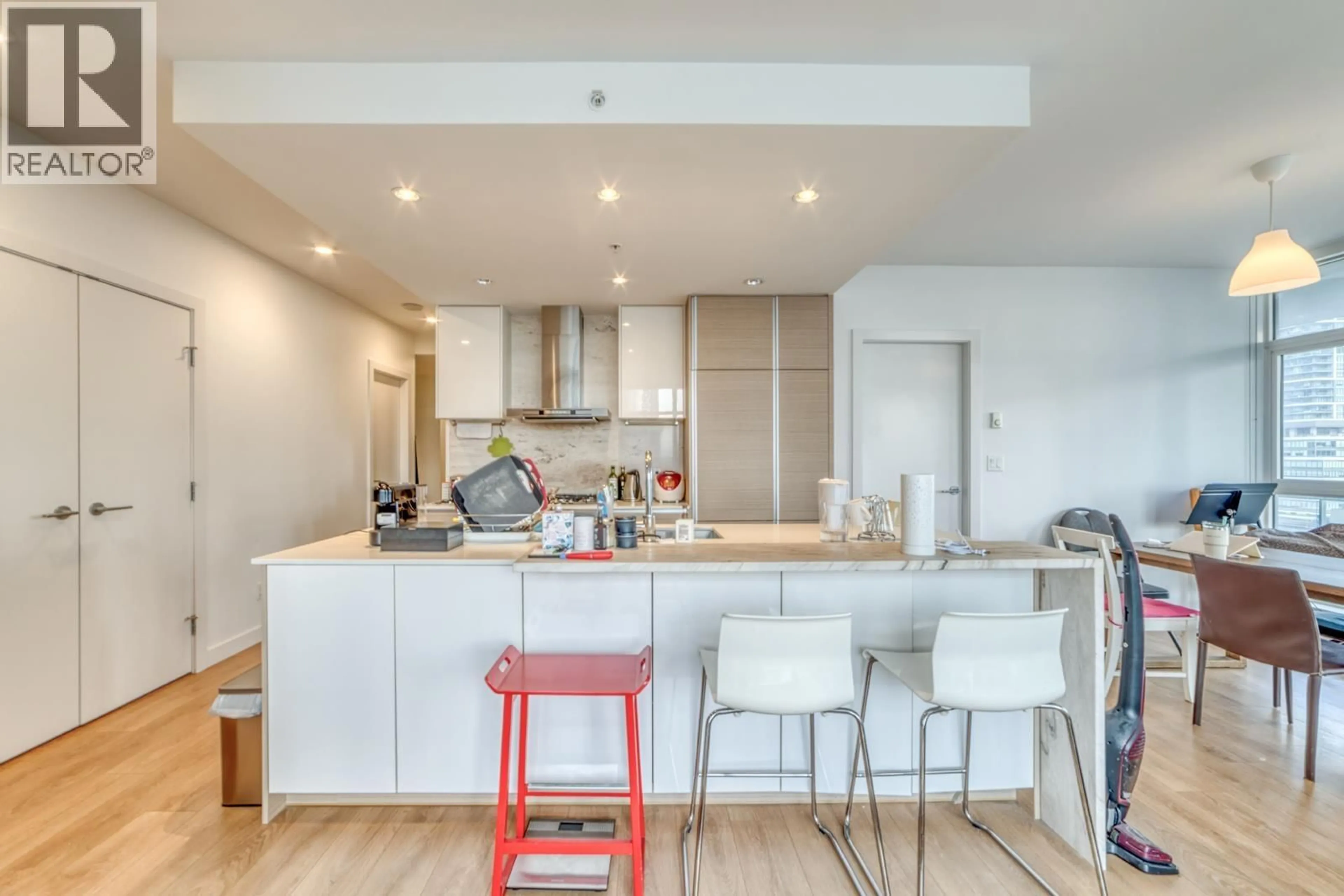 Contemporary kitchen, unknown for 1105 - 6098 STATION STREET, Burnaby British Columbia V5H0H4