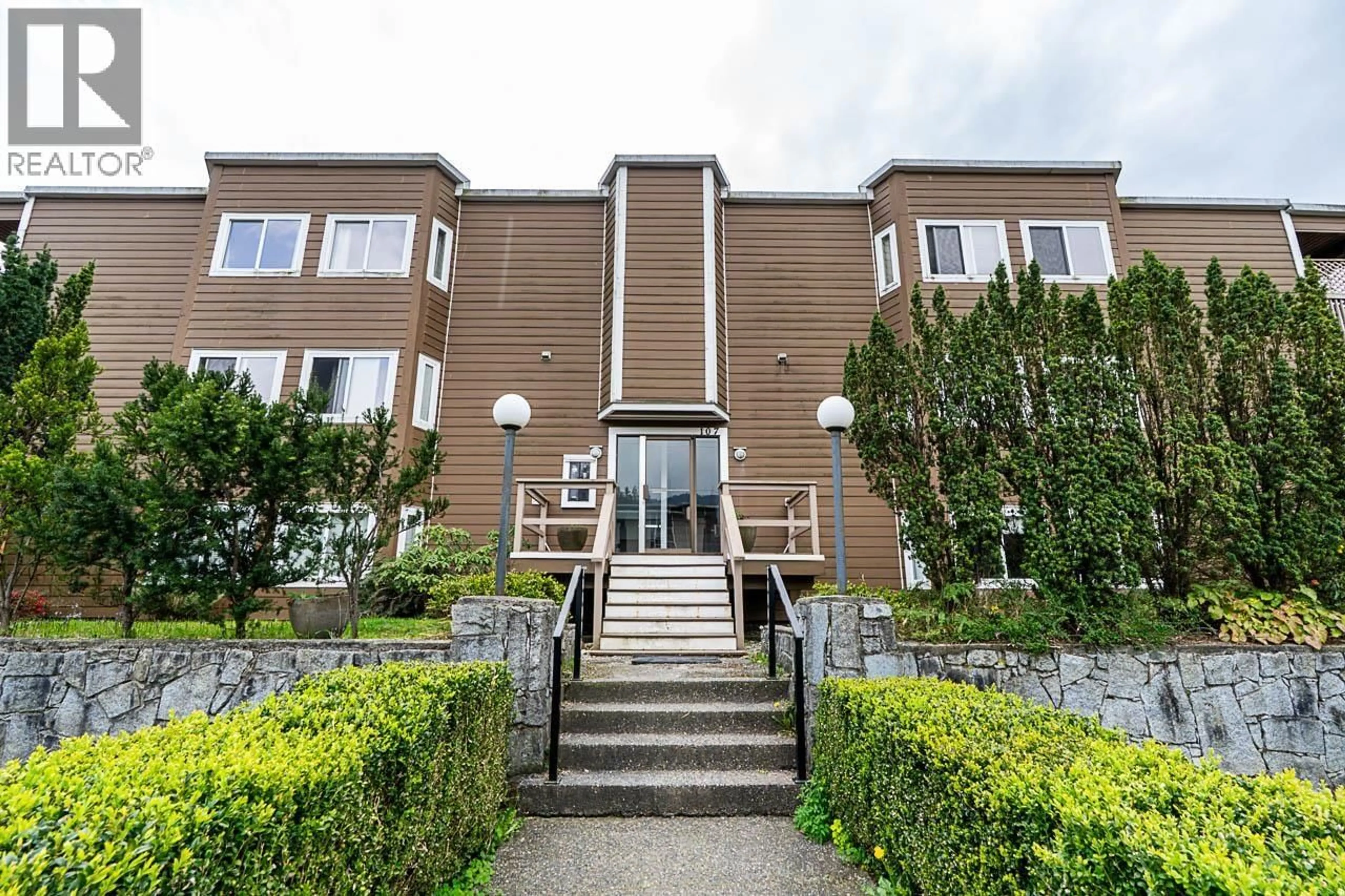 Unknown for 203 - 107 27TH STREET, North Vancouver British Columbia V7N4G5