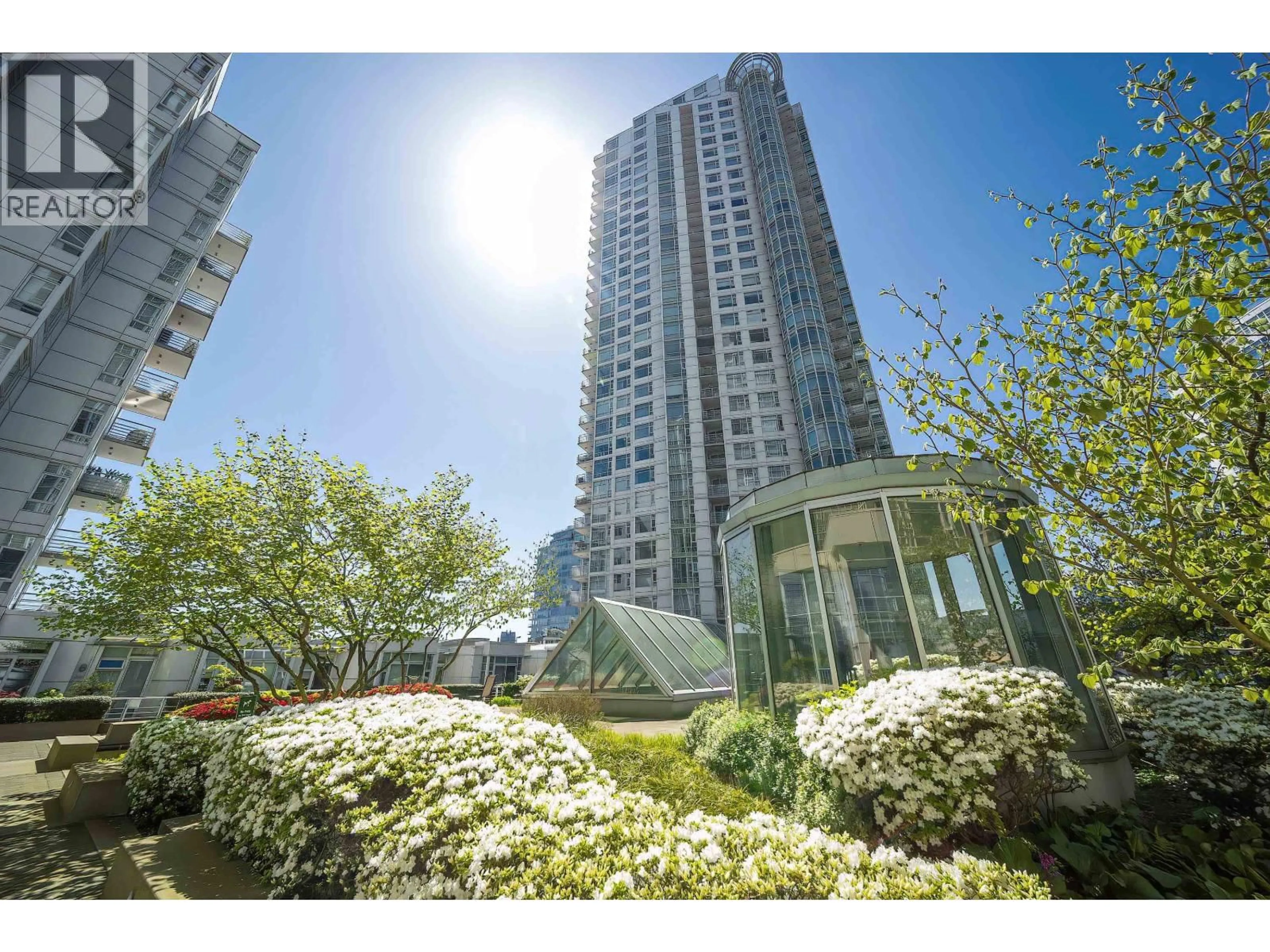 Indoor foyer for 902 - 1199 MARINASIDE CRESCENT, Vancouver British Columbia V6Z2Y2