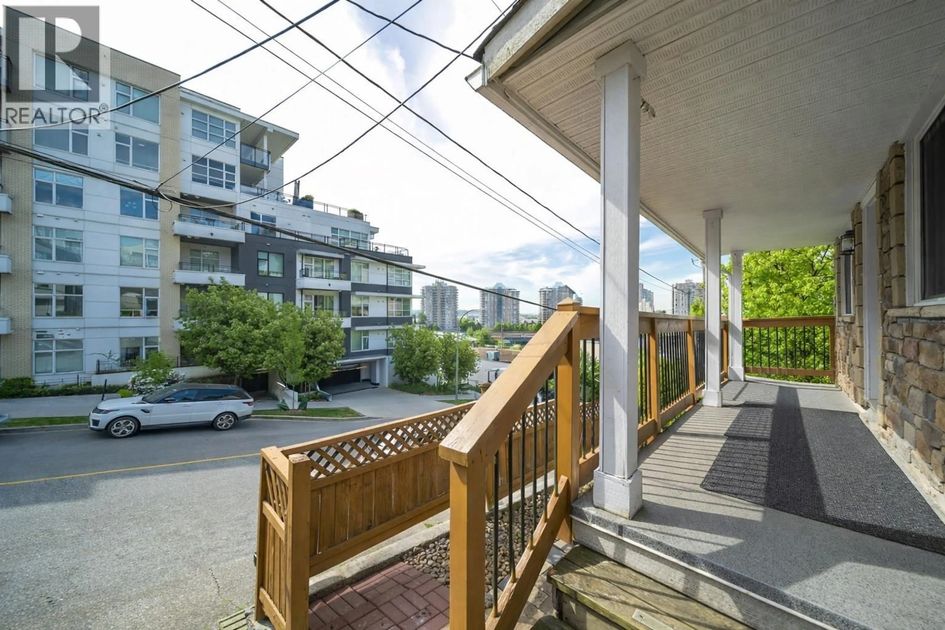 Patio, city buildings view from balcony for 1011 AUCKLAND STREET, New Westminster British Columbia V3M1K9
