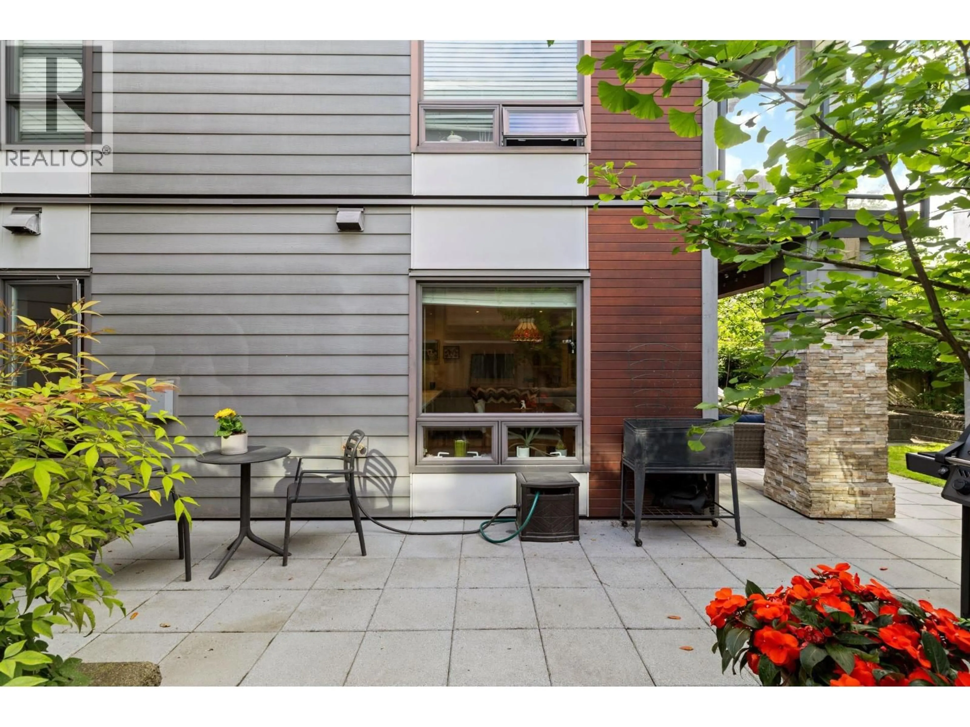 Patio, street for 102 - 1661 2ND AVENUE, Vancouver British Columbia V5N1E1