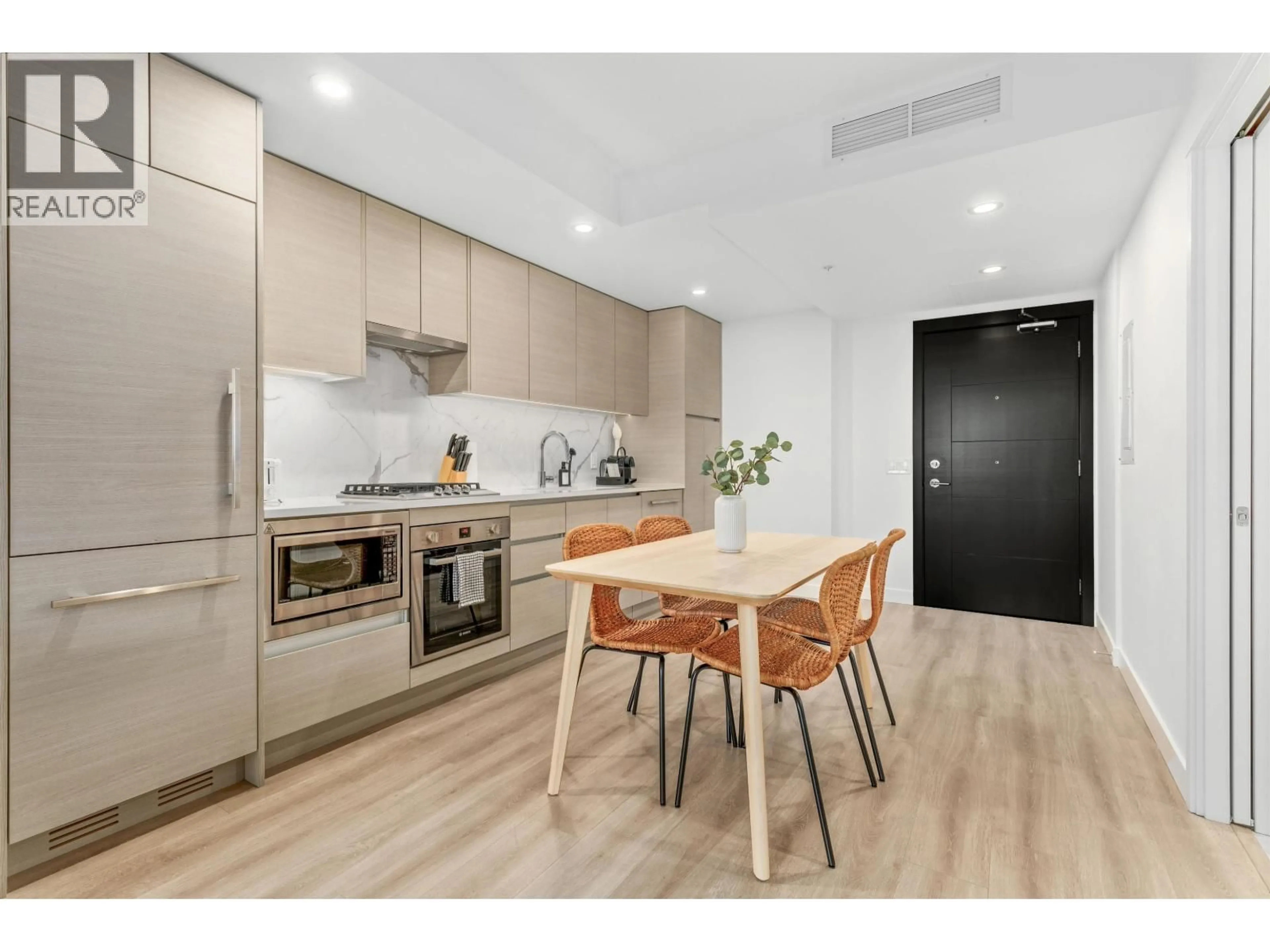 Standard kitchen, wood/laminate floor for 1308 - 823 CARNARVON STREET, New Westminster British Columbia V3M0N5