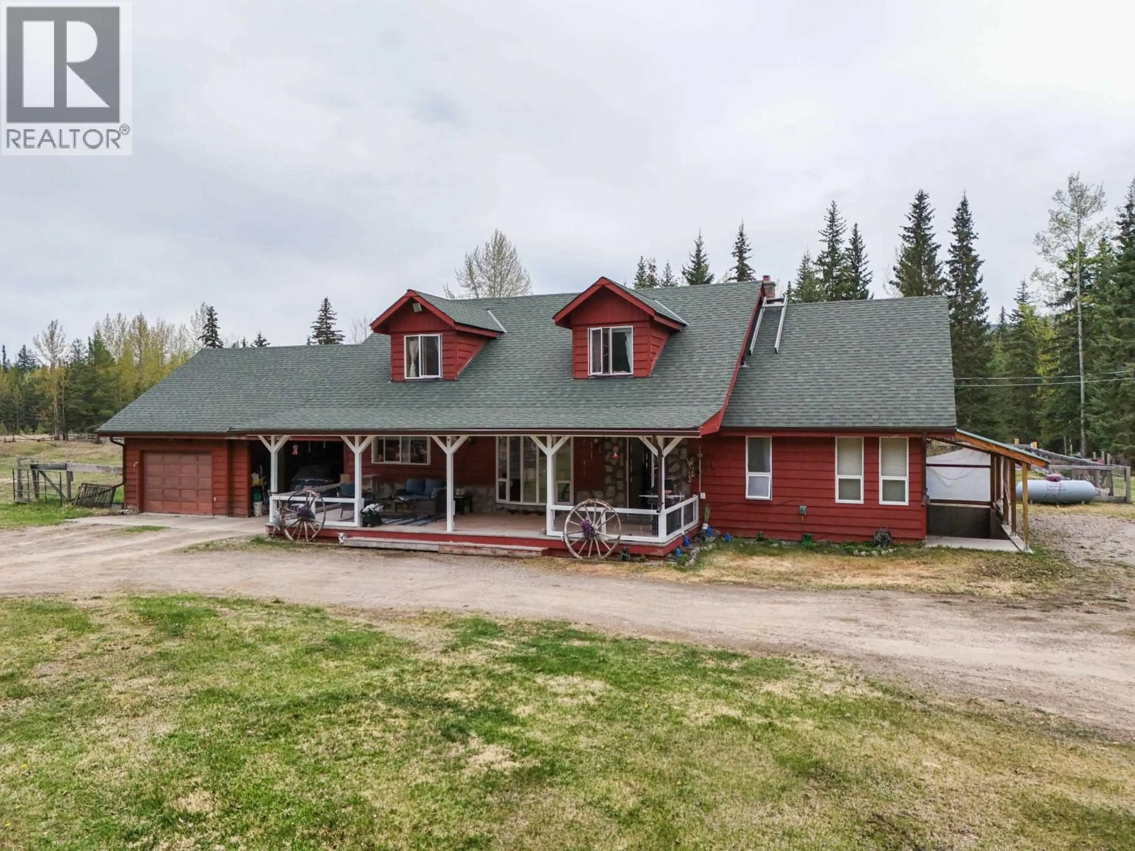 A pic from outside/outdoor area/front of a property/back of a property/a pic from drone, building for 571 YETTA ROAD, Bouchie Lake British Columbia V2J3H9
