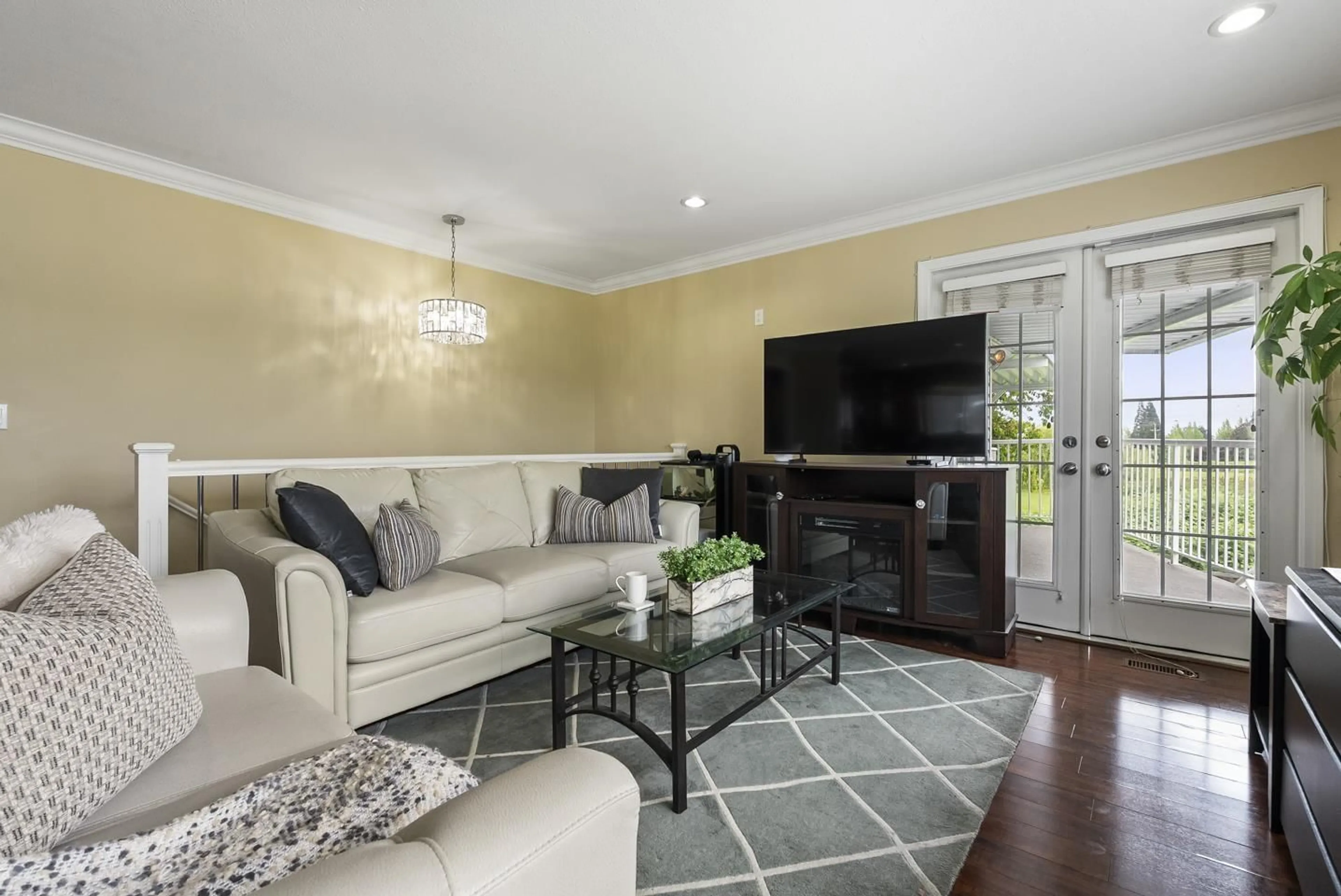 Living room with furniture, unknown for 12649 89 AVENUE, Surrey British Columbia V3V1A5