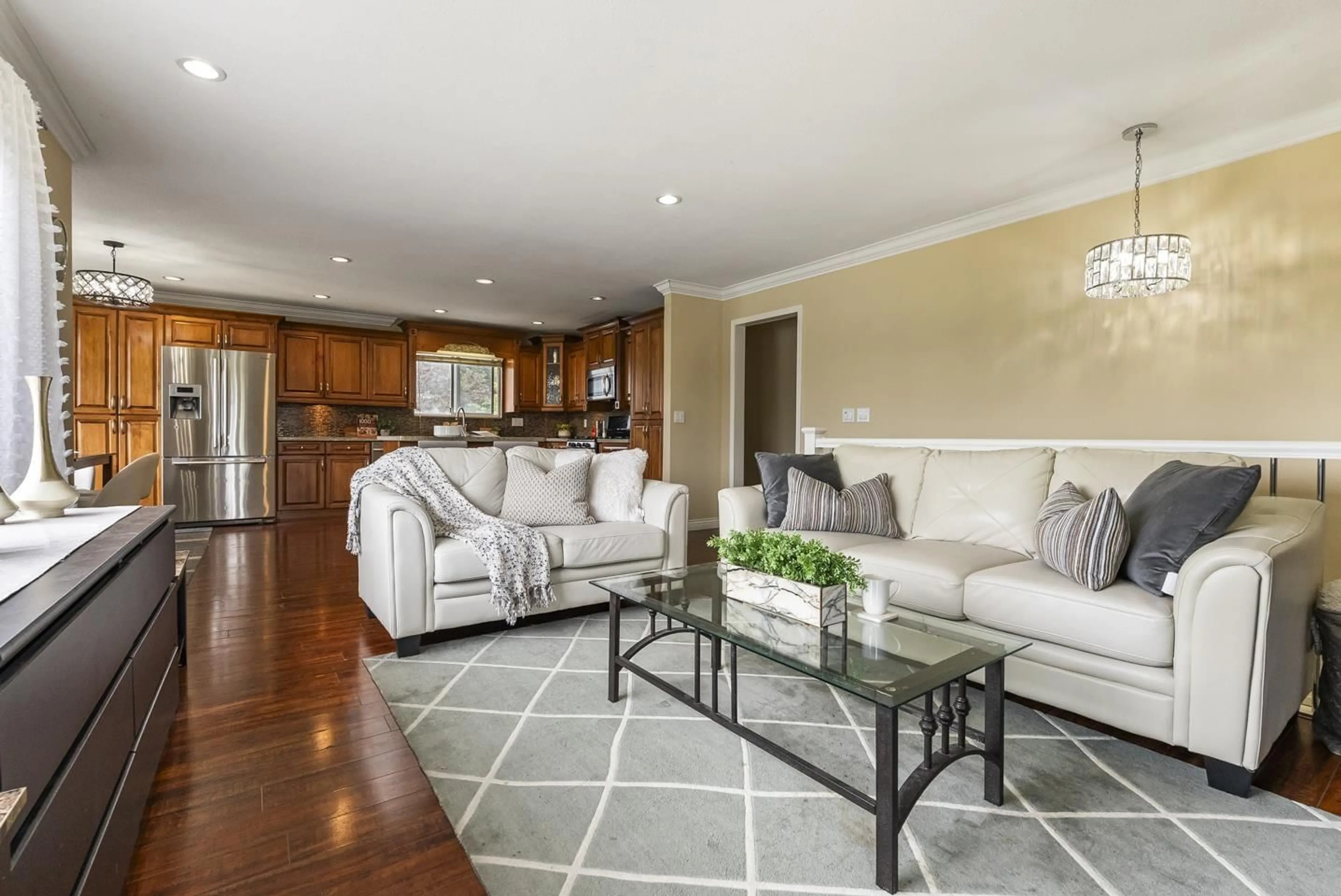 Living room with furniture, unknown for 12649 89 AVENUE, Surrey British Columbia V3V1A5