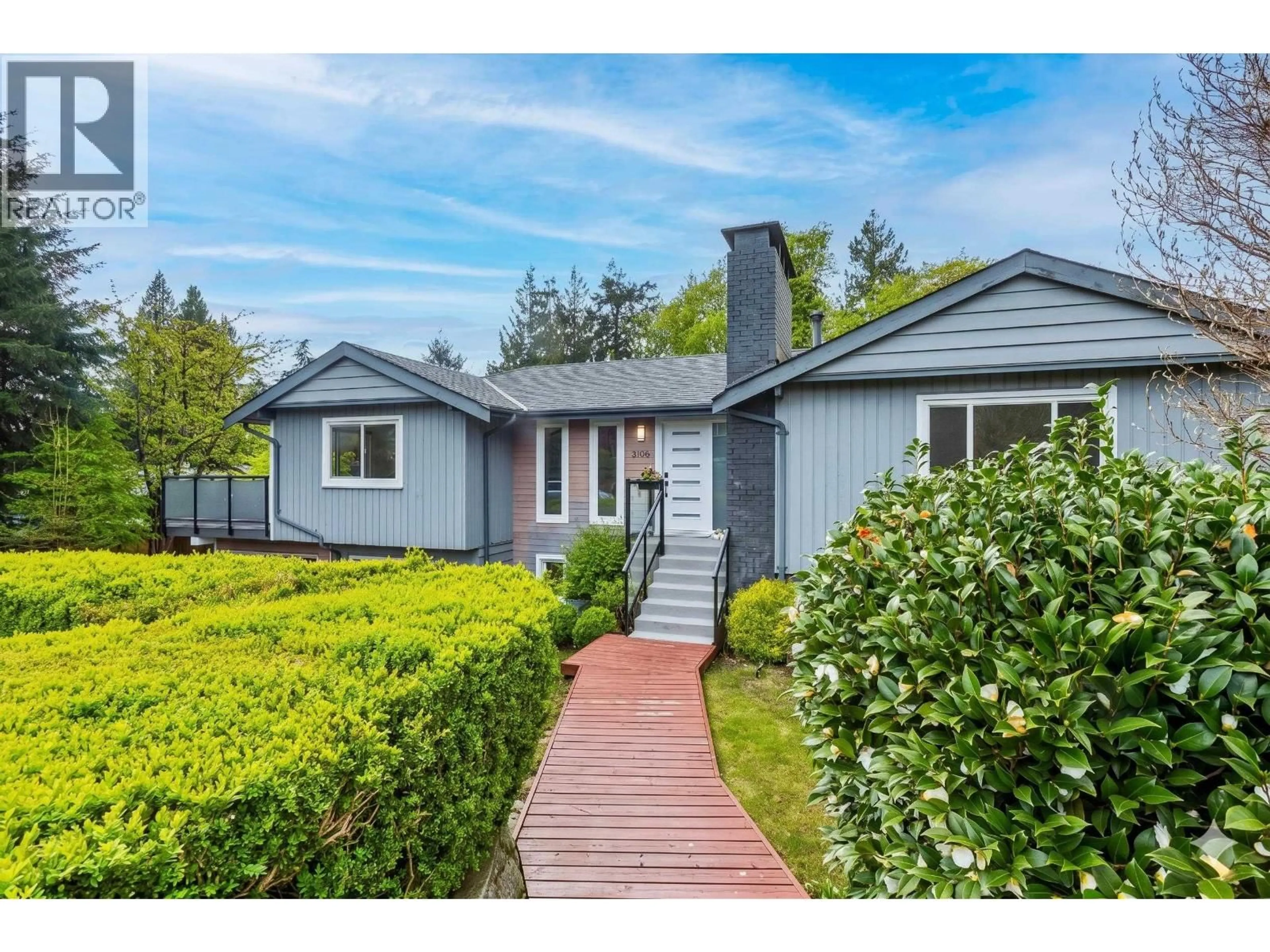 Home with vinyl exterior material, street for 2999 LARSON ROAD, North Vancouver British Columbia V7N3W6
