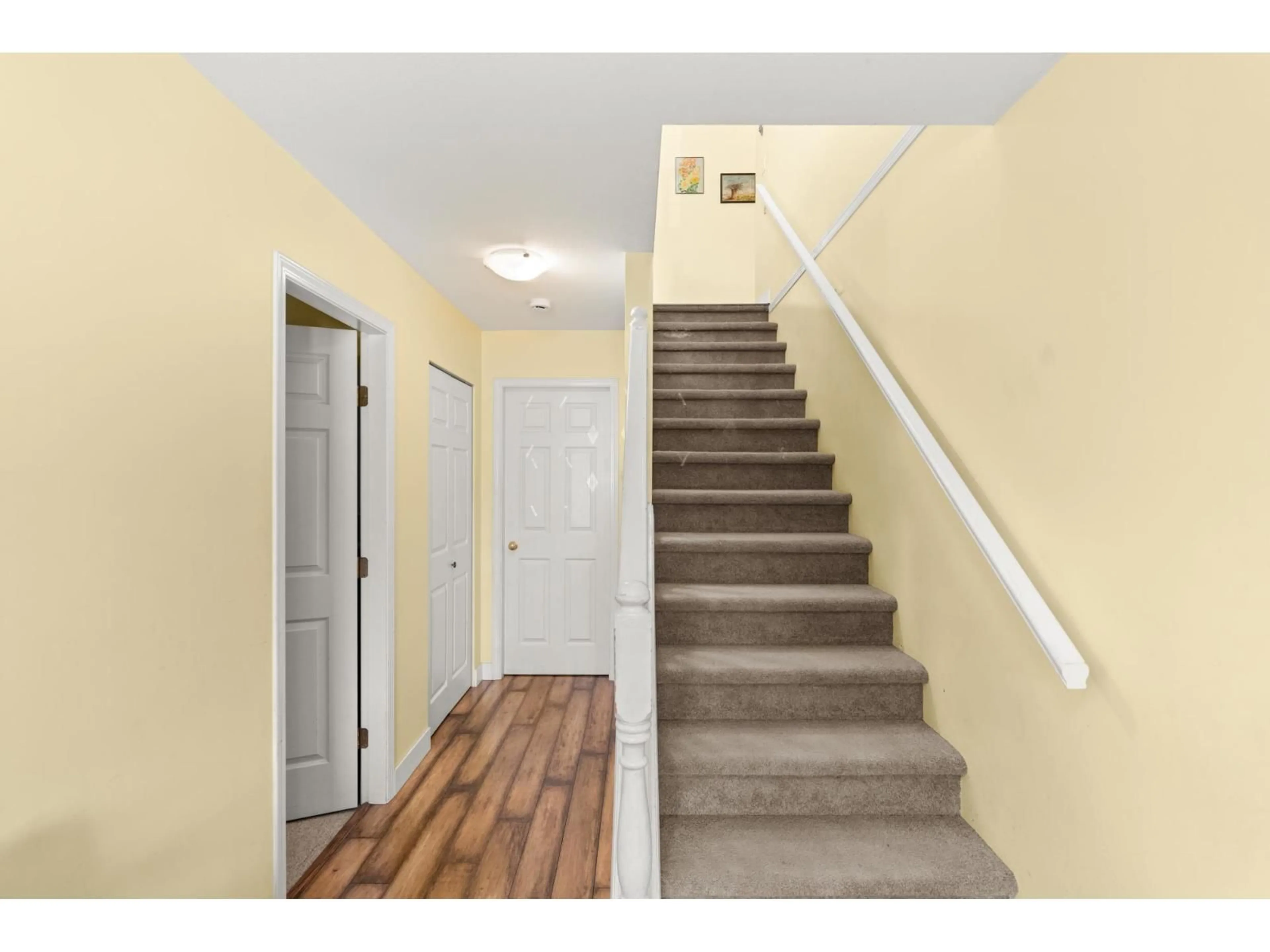 Unknown for 21611 50 AVENUE, Langley British Columbia V3A3T2