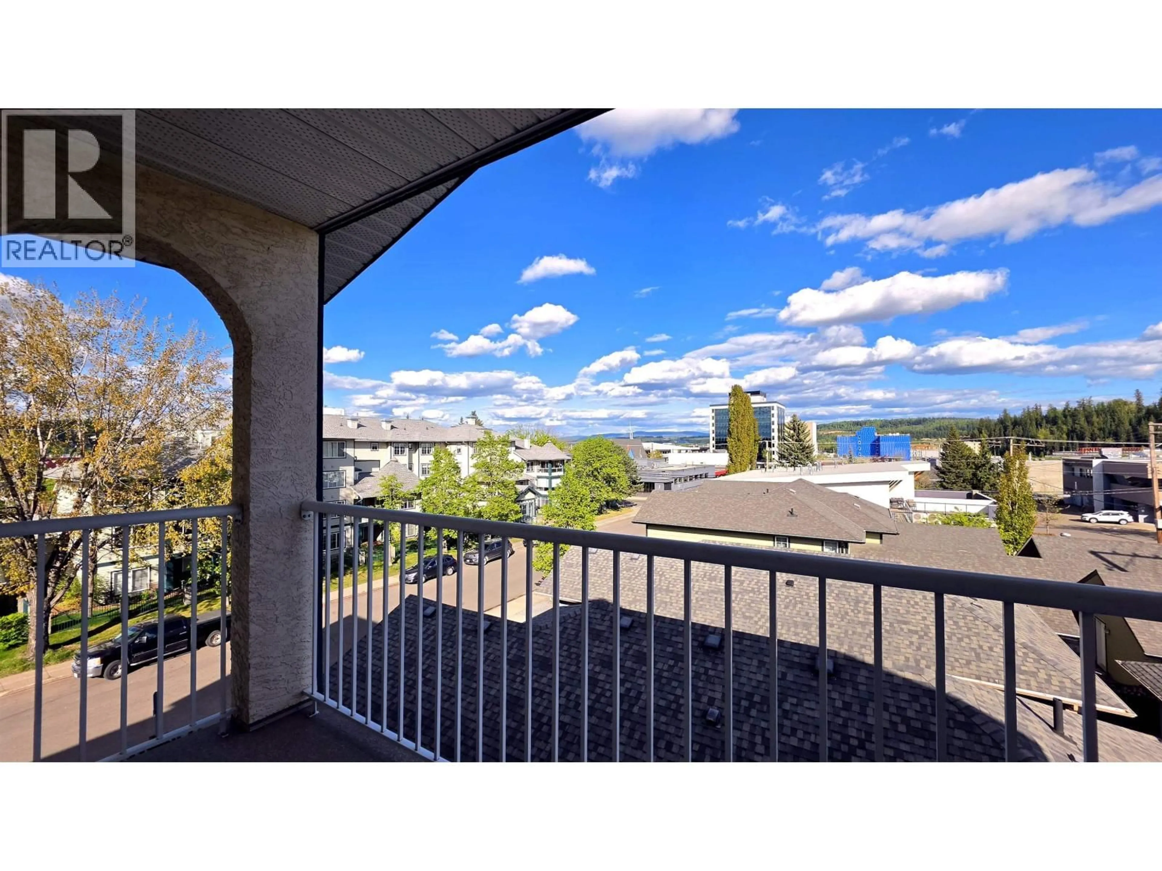 Balcony in the apartment, water/lake/river/ocean view for 301 - 1693 6TH AVENUE, Prince George British Columbia V2L3N5