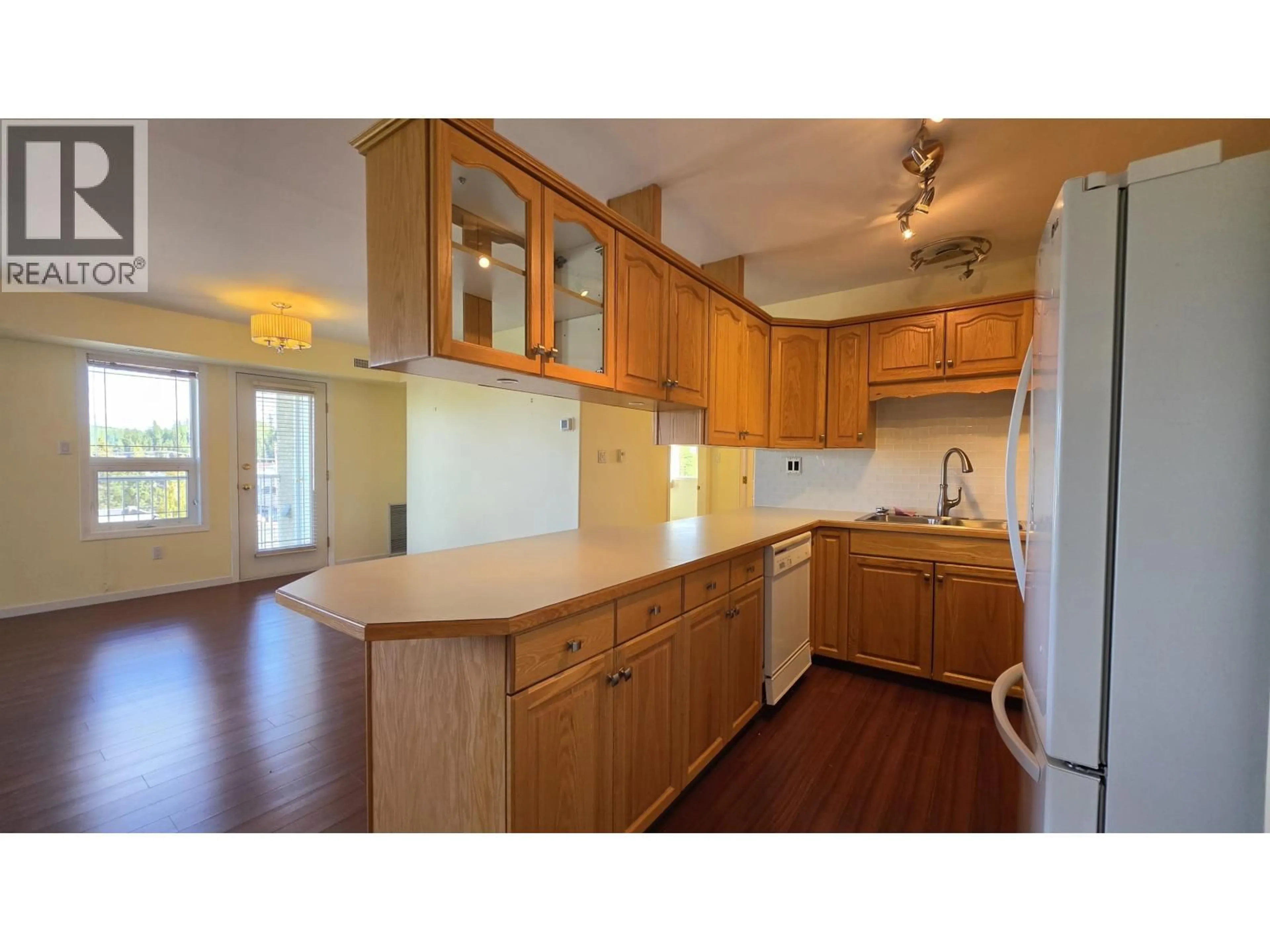 Standard kitchen, wood/laminate floor for 301 - 1693 6TH AVENUE, Prince George British Columbia V2L3N5
