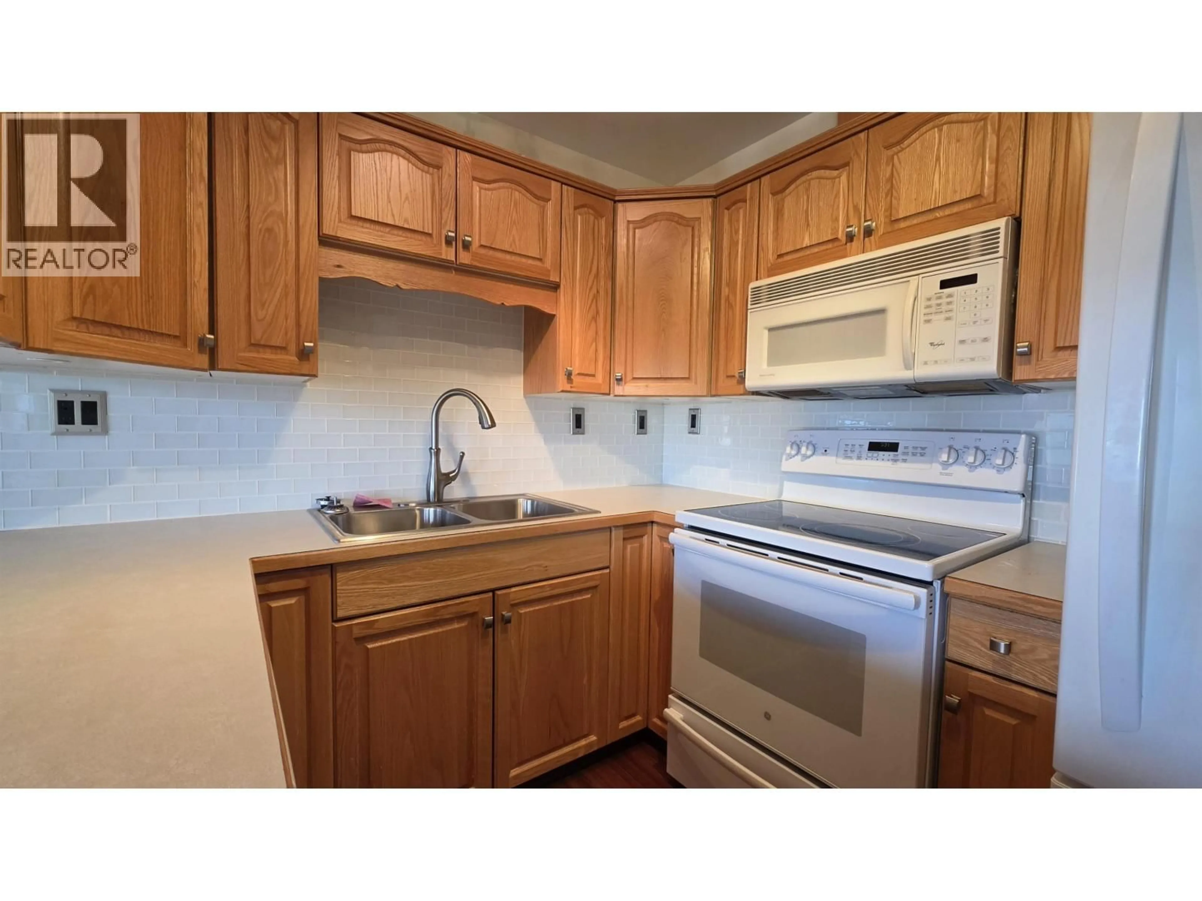 Standard kitchen, unknown for 301 - 1693 6TH AVENUE, Prince George British Columbia V2L3N5