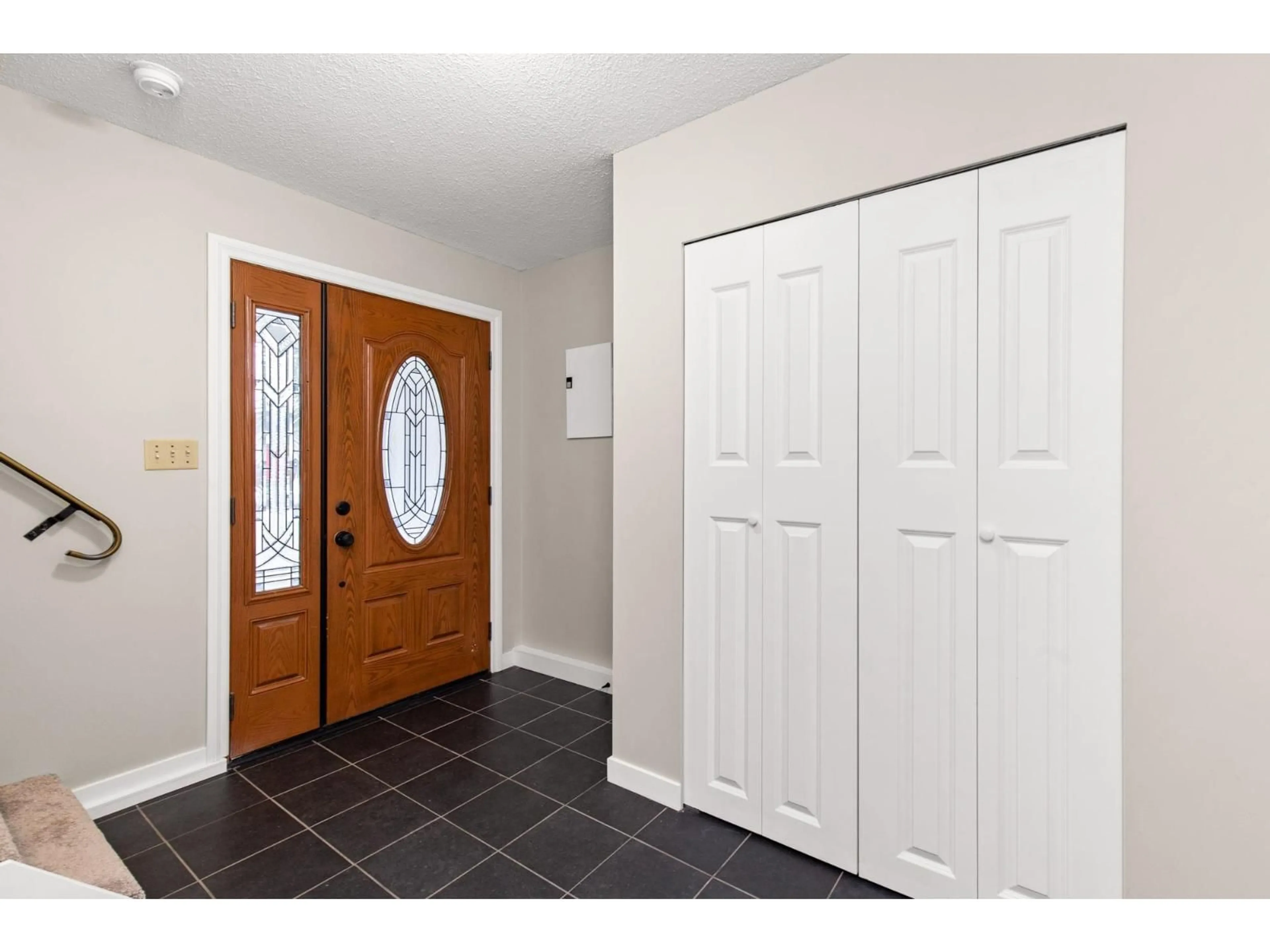 Indoor entryway for 8541 MCEWEN TERRACE, Mission British Columbia V2V6R2