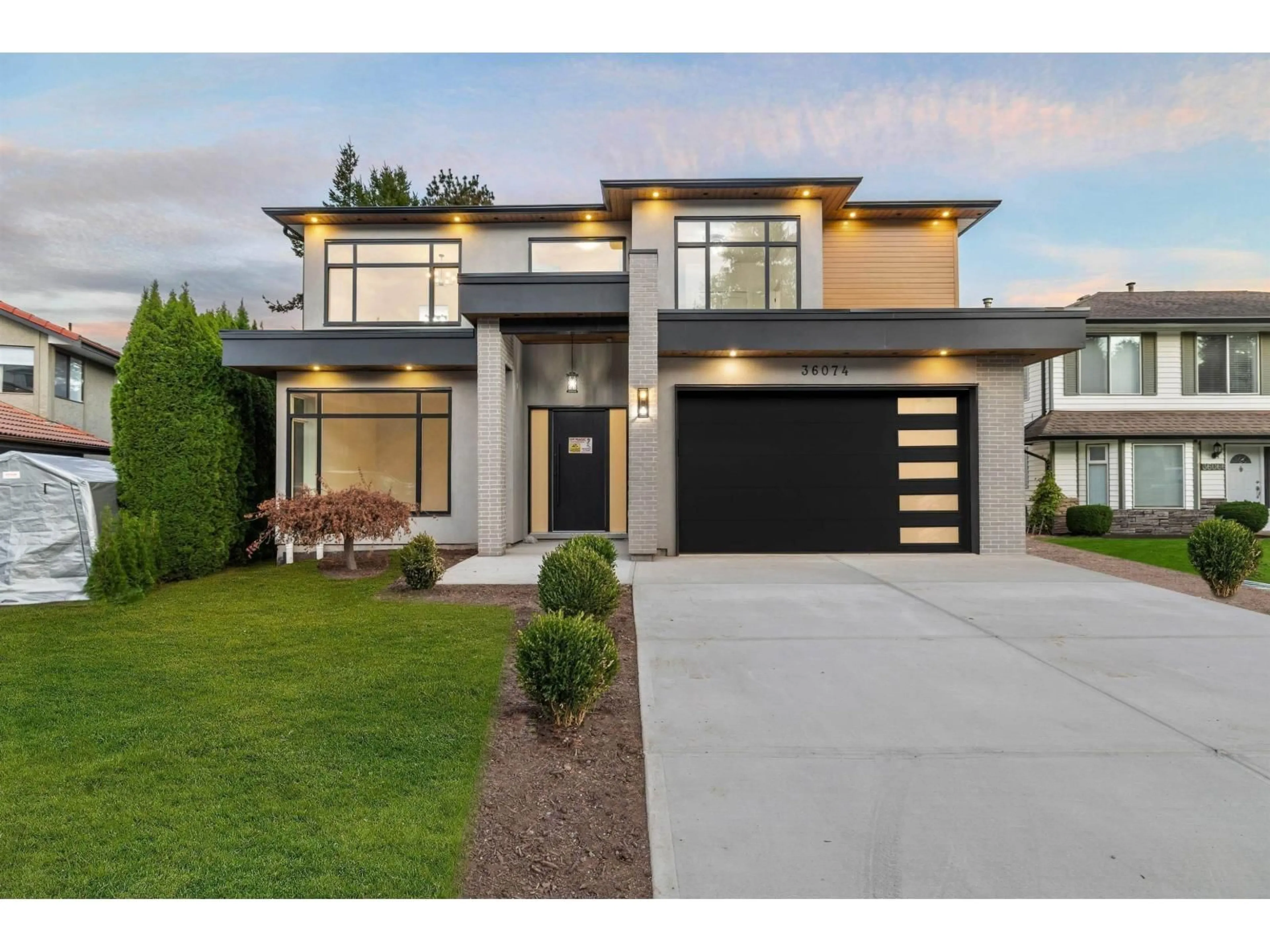 Home with brick exterior material, street for 36074 SOUTHRIDGE PLACE, Abbotsford British Columbia V3G1E2