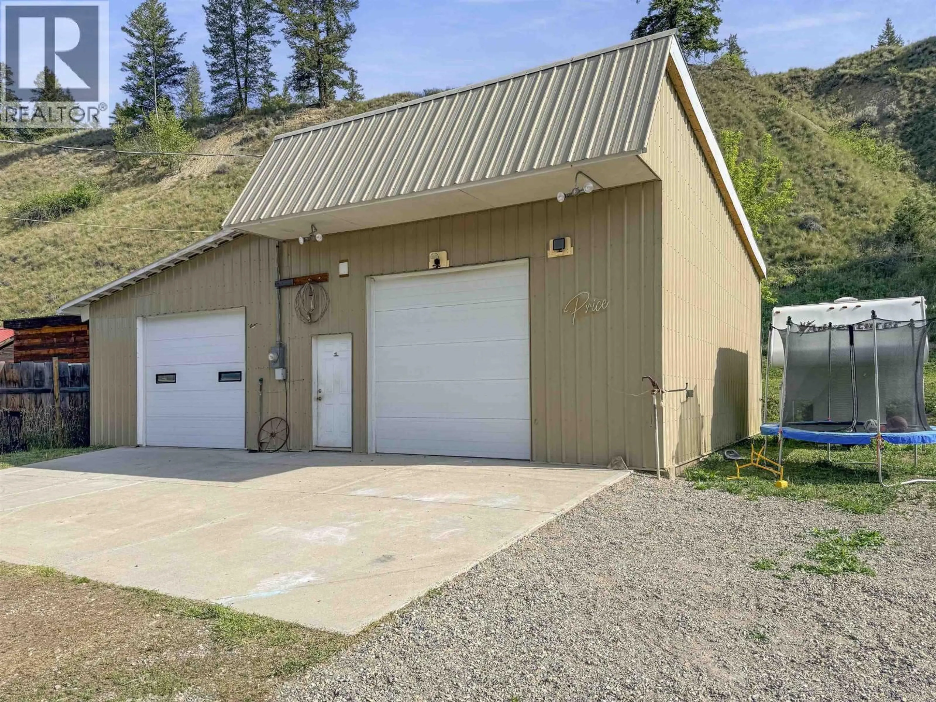 Indoor garage for 1431 SODA CREEK TOWNSITE ROAD, Williams Lake British Columbia V2G5A4